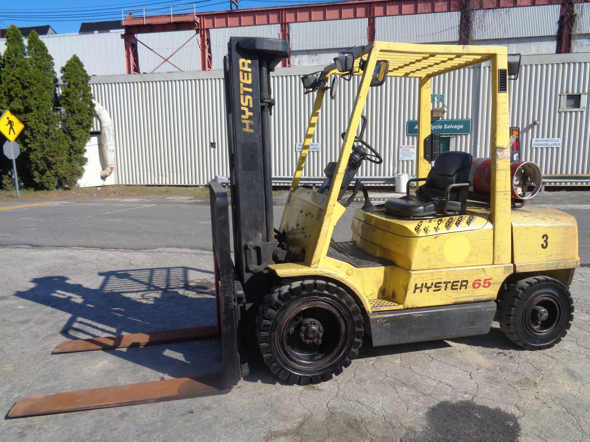 Hyster H65XM 6,500 lb Forklift - Image 8 of 15