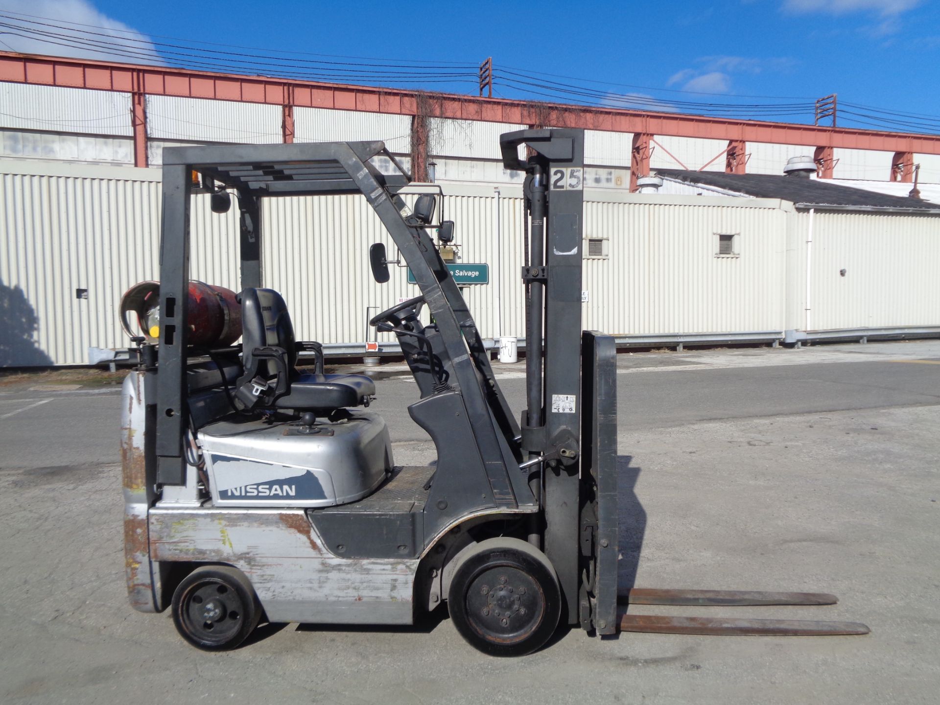 Nissan MCPL01A18LV 3500 lb Forklift