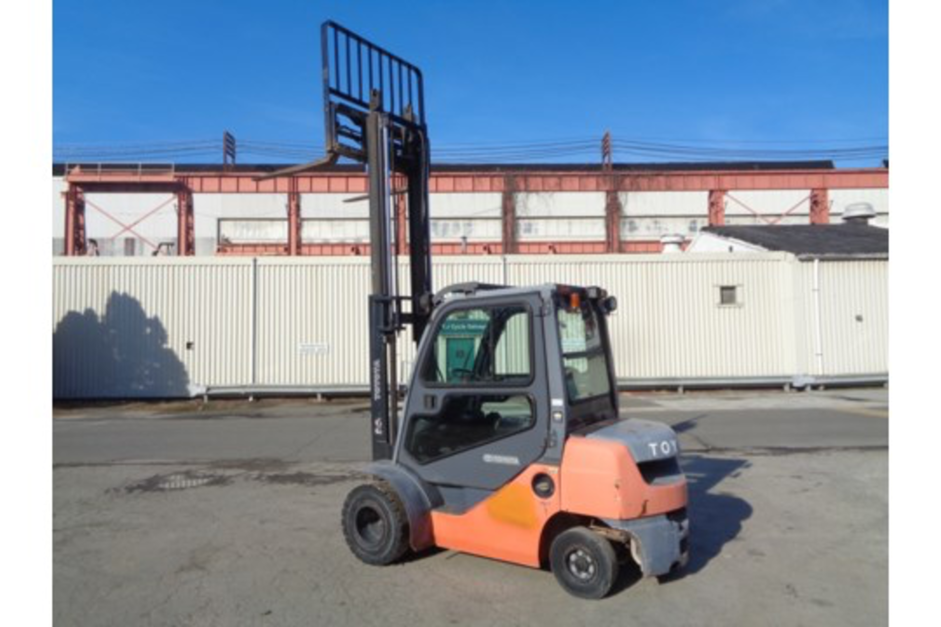 2013 Toyota 8FDU25 5,000lb Forklift - Image 14 of 17