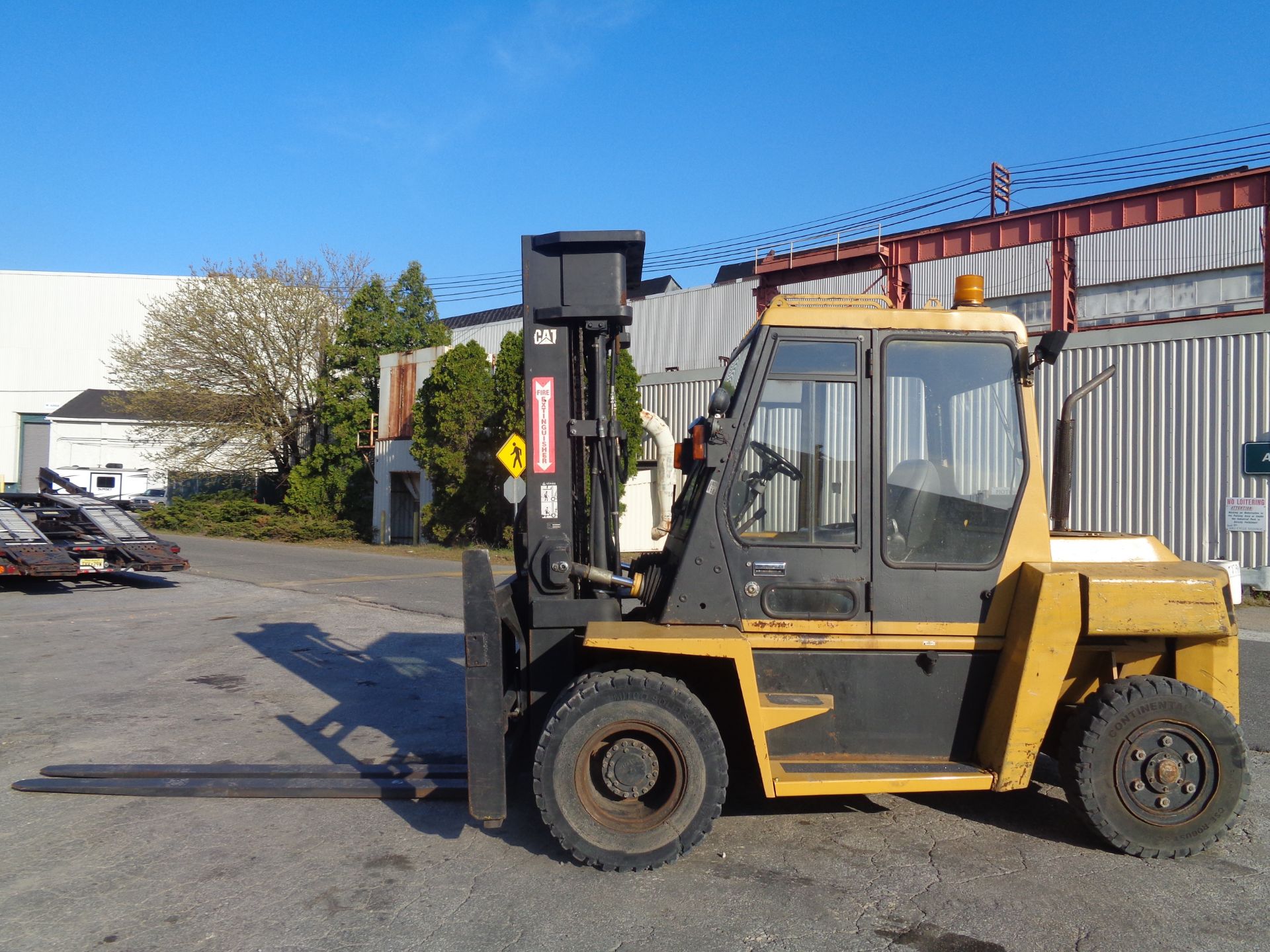 Caterpillar DP70 15,000 lbs Forklift - Image 8 of 16