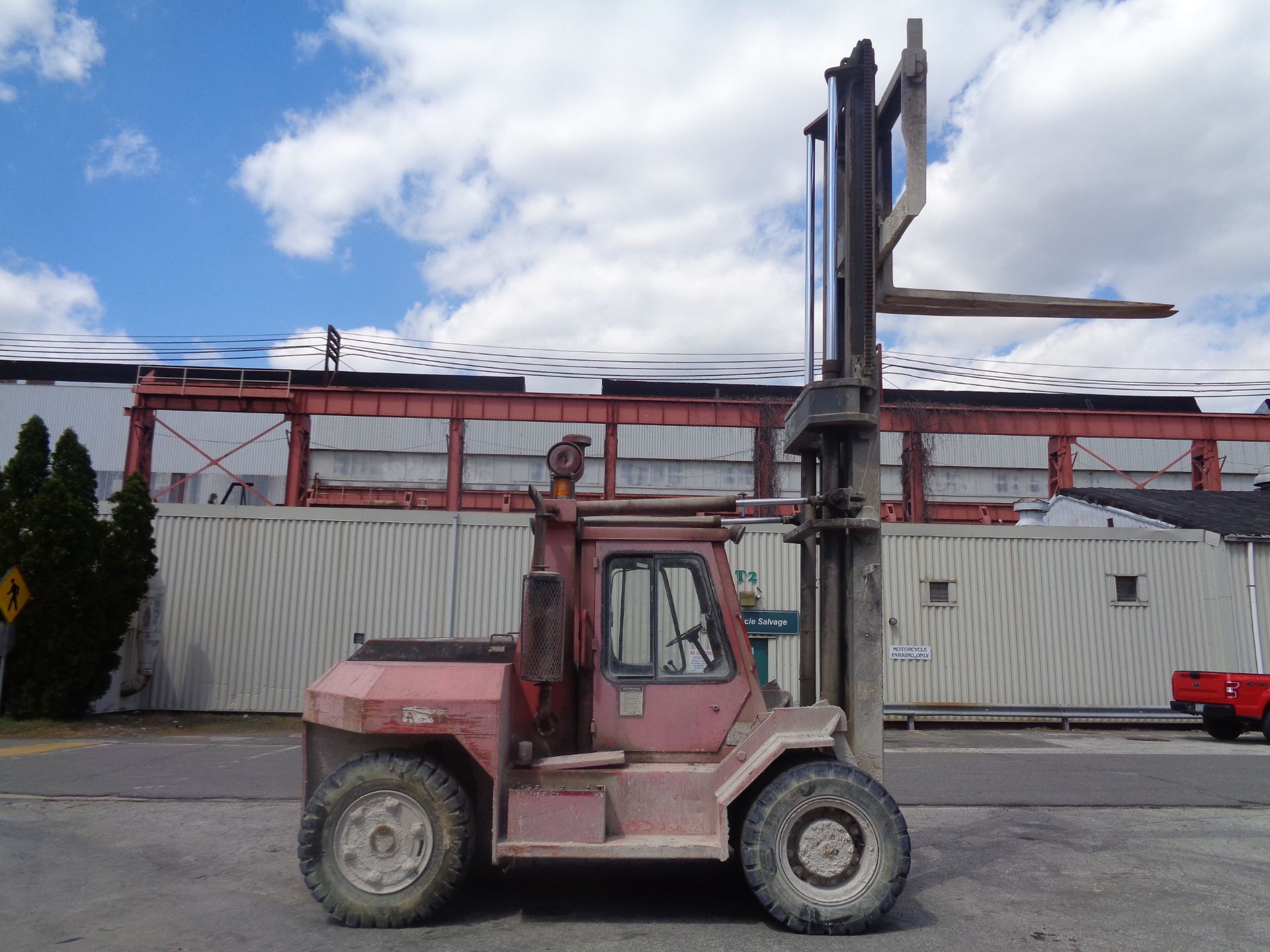 Taylor TE200S 20,000 lb Forklift - Image 8 of 10