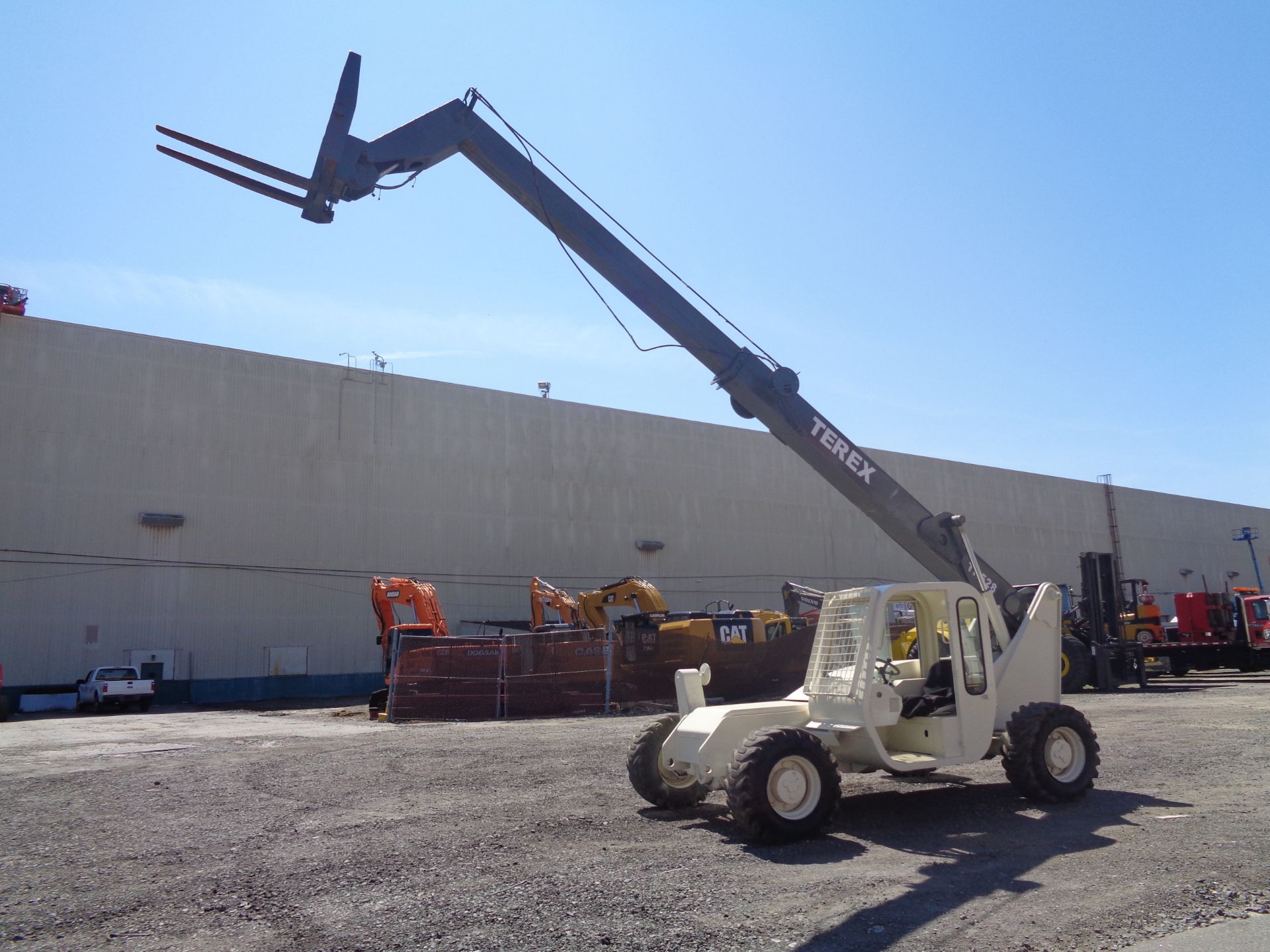 Terex TH528 Telescopic Forklift - Image 3 of 8