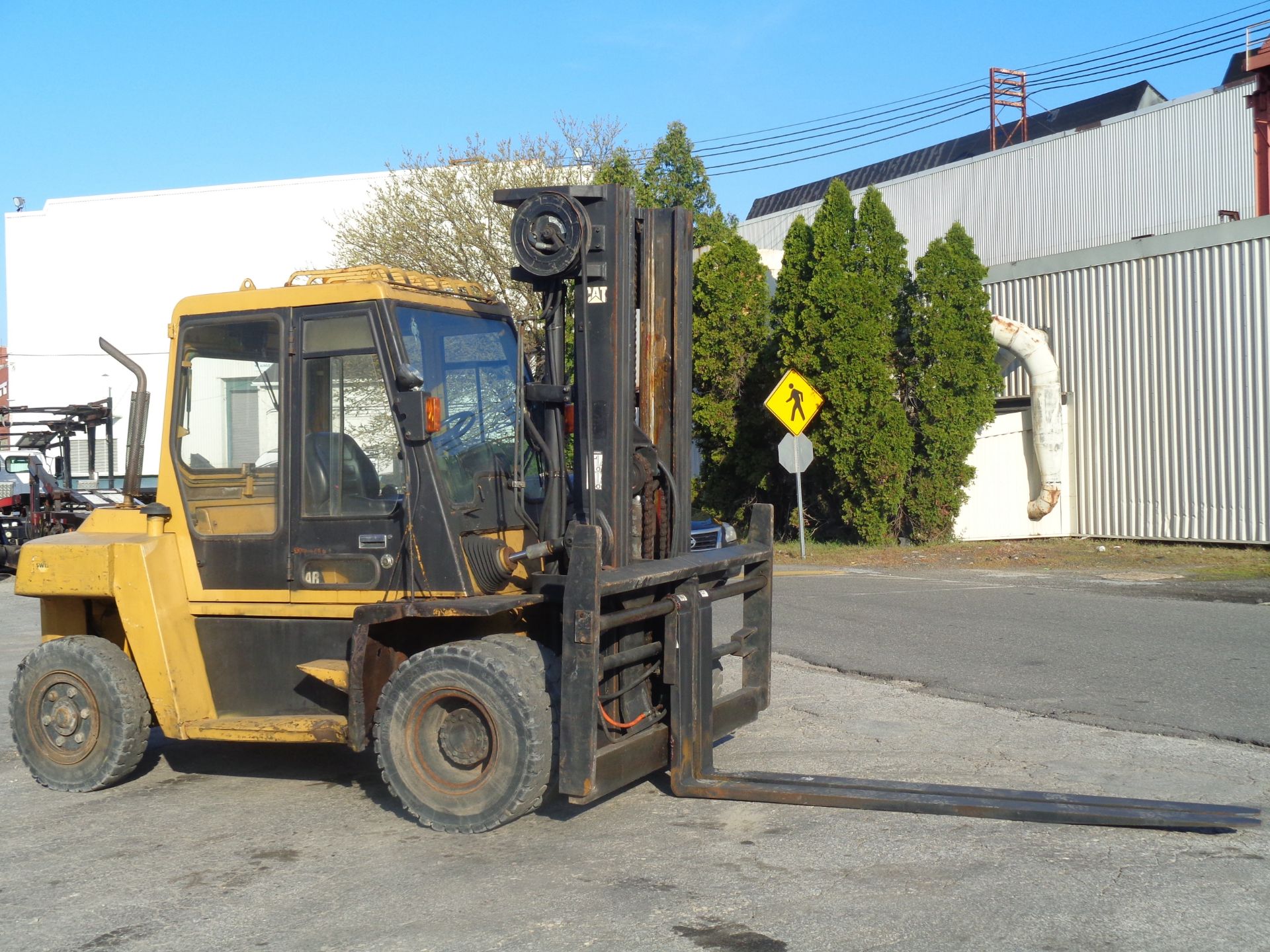 Caterpillar DP70 15,000 lbs Forklift - Image 5 of 16