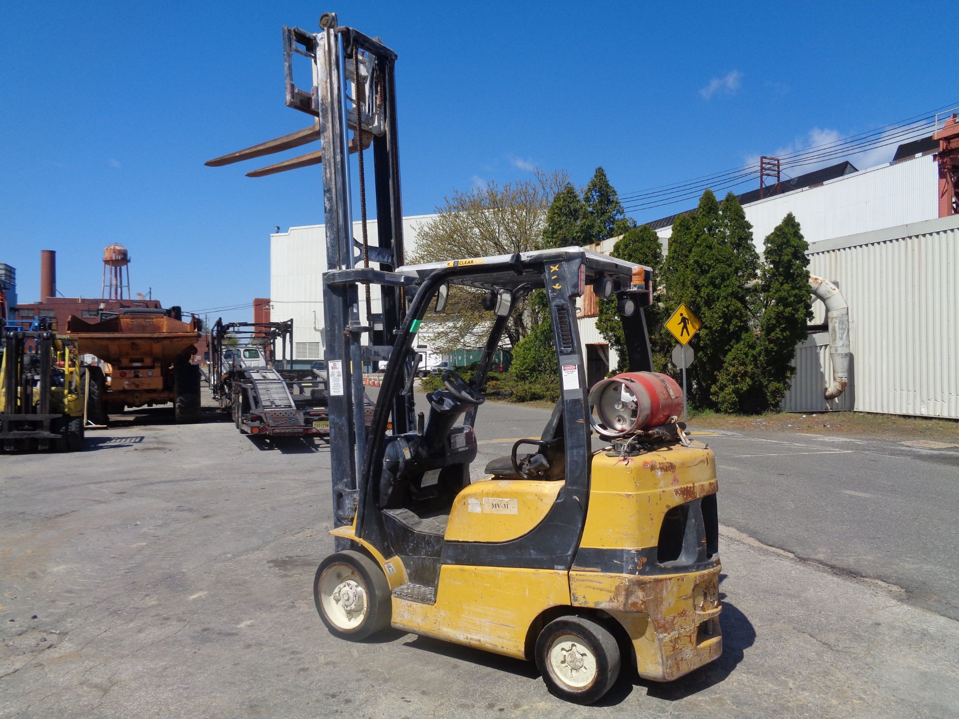 Yale GLC060VXNVRV086 6,000lb Forklift - Image 14 of 15