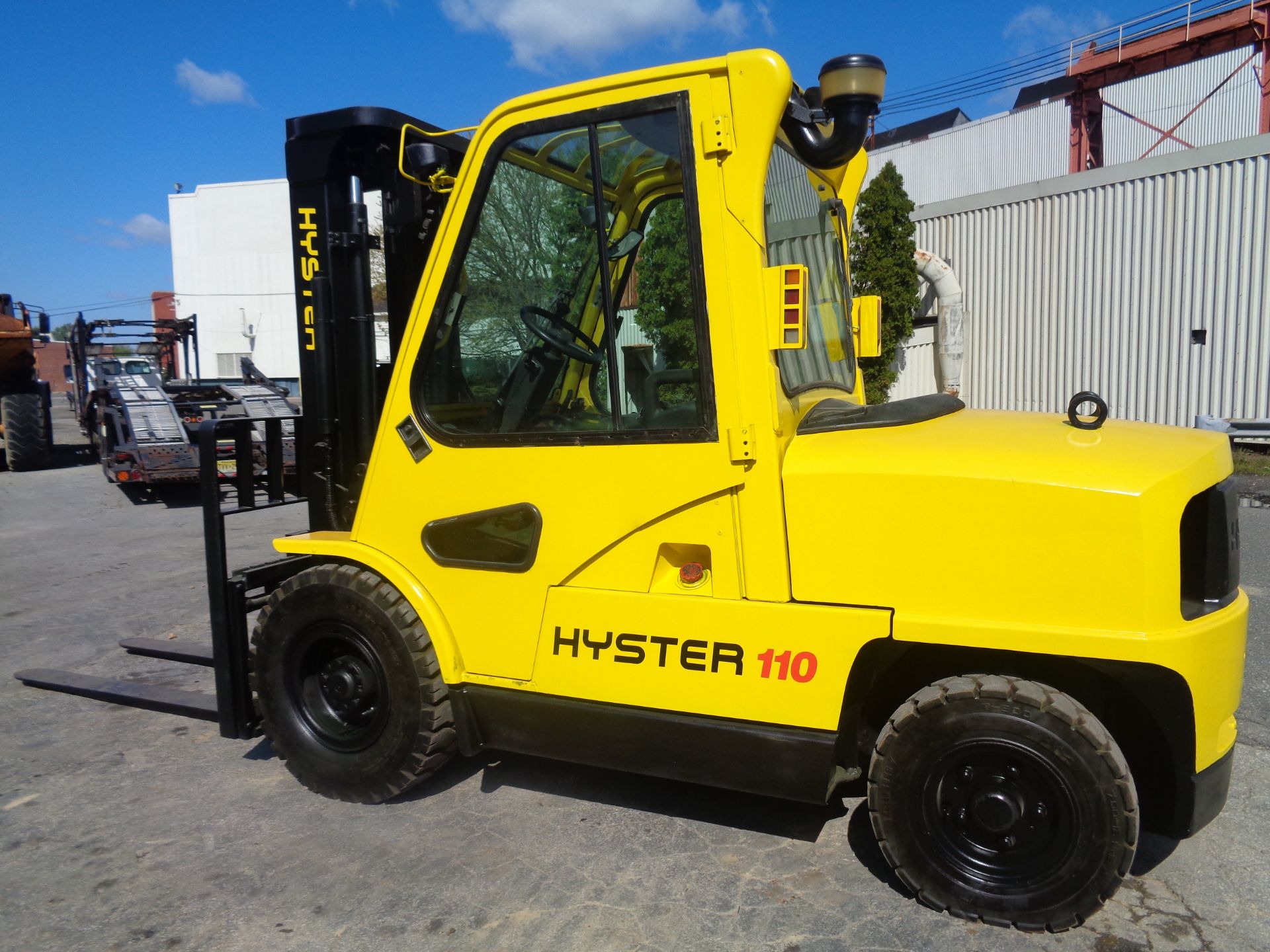 Hyster H110XM 10,000 lb Forklift - Image 4 of 17