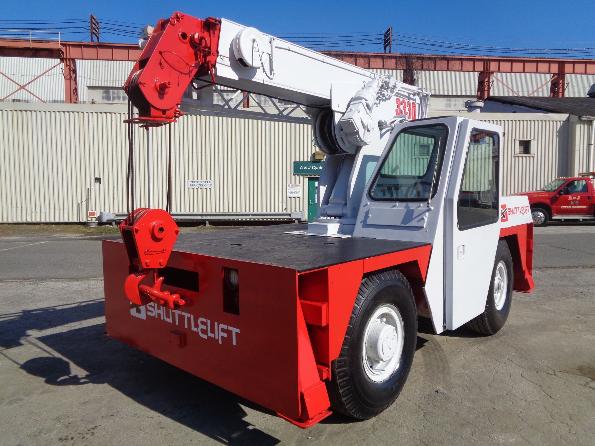 Shuttlelift 3330E 17,000lb Carry Deck Crane - Image 5 of 10