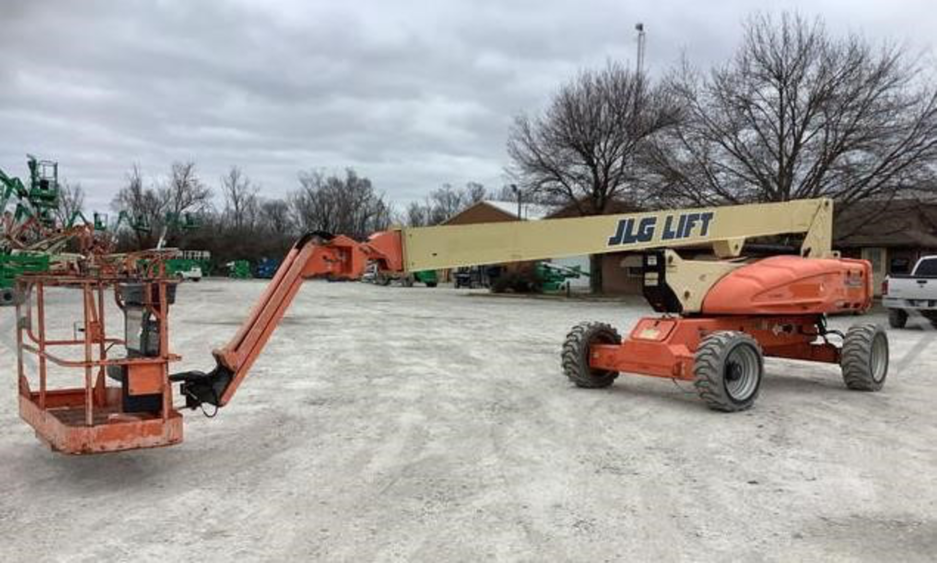 2011 JLG M600JP 60ft Boom Lift