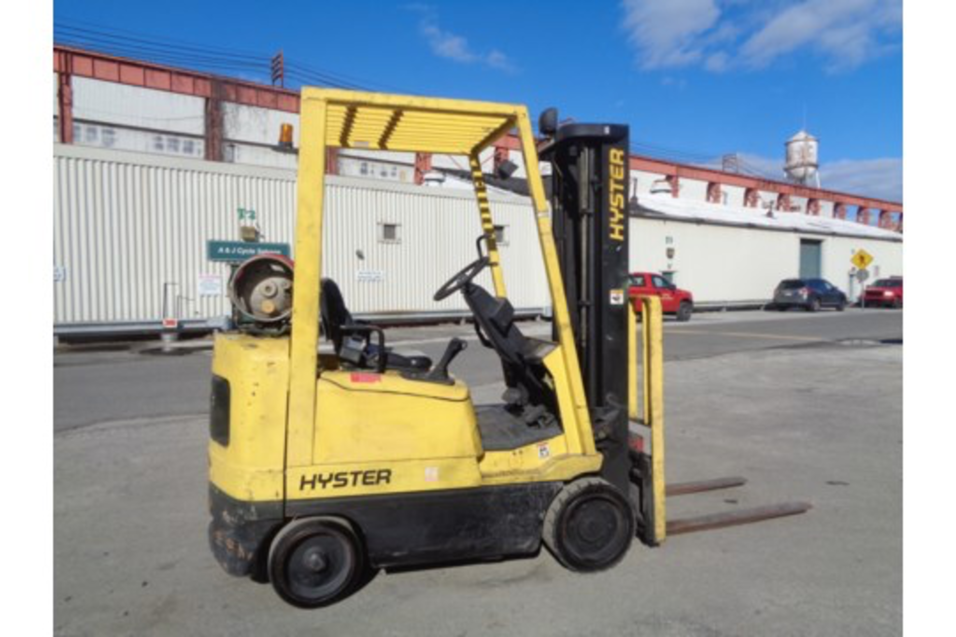 Hyster S35XM 3,500 lb Forklift - Image 2 of 15