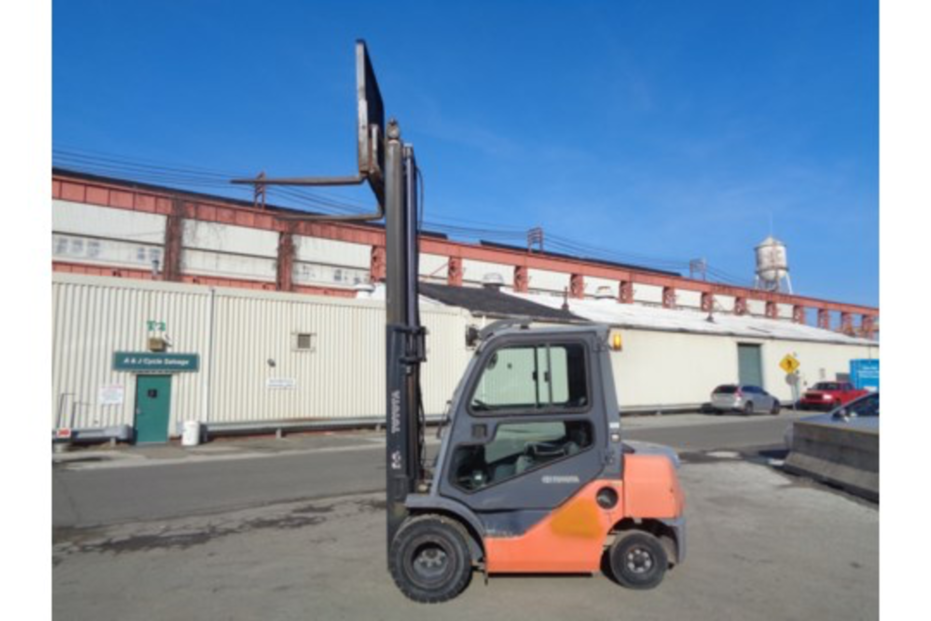 2013 Toyota 8FDU25 5,000lb Forklift - Image 13 of 17