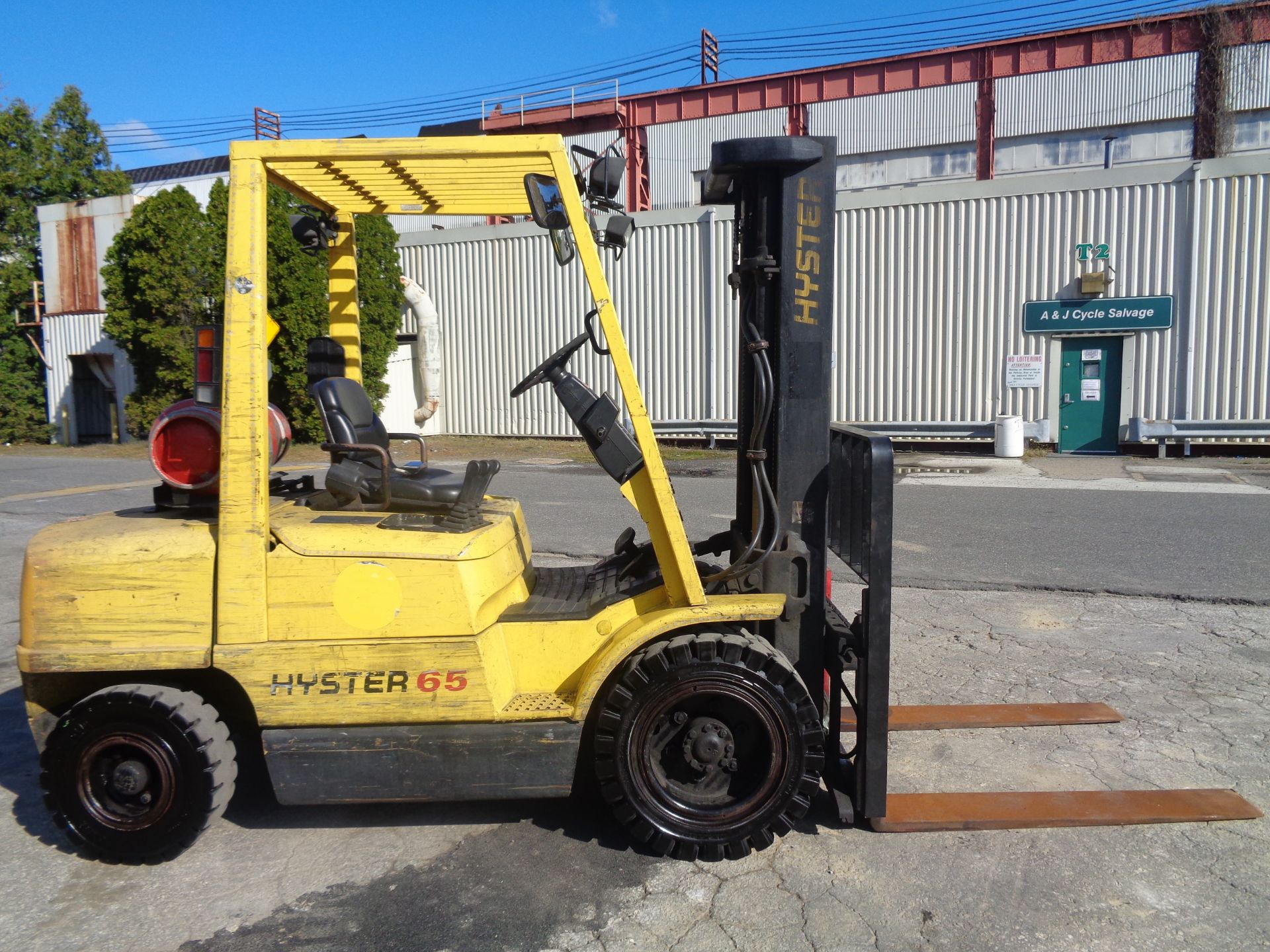 Hyster H65XM 6,500 lb Forklift