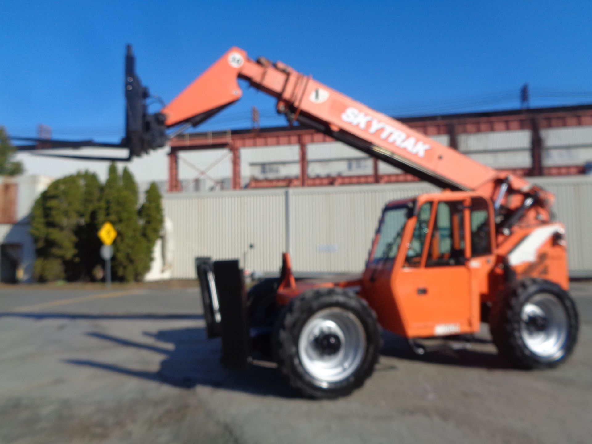 2012 SkyTrak 10054 10000lb Telescopic Forklift - Image 6 of 23