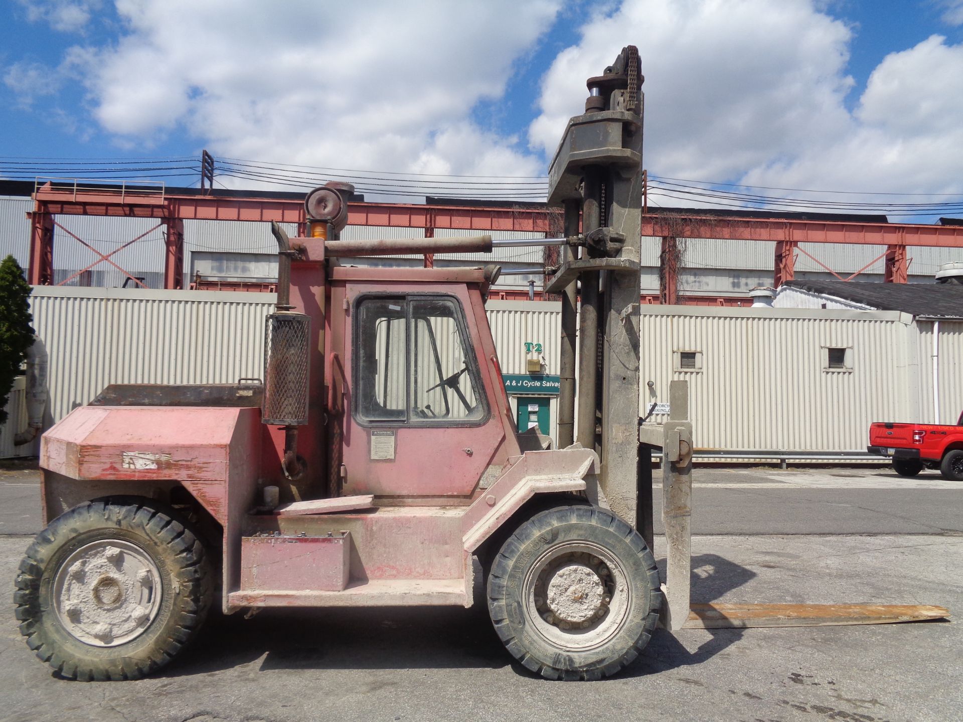 Taylor TE200S 20,000 lb Forklift - Image 2 of 10