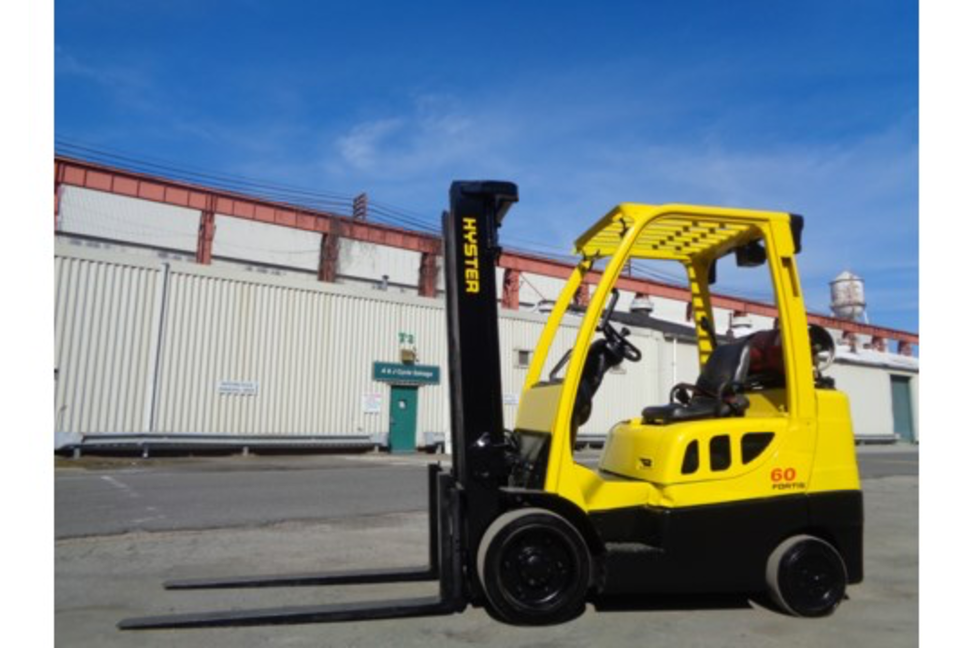 2014 Hyster S60FT 6000lb Forklift - Image 2 of 17