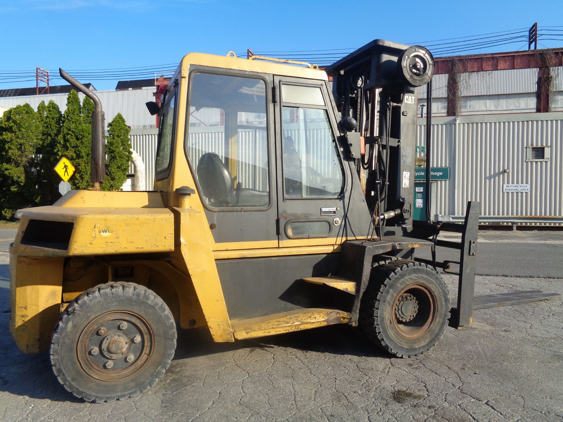 Caterpillar DP70 15,000 lbs Forklift - Image 3 of 16