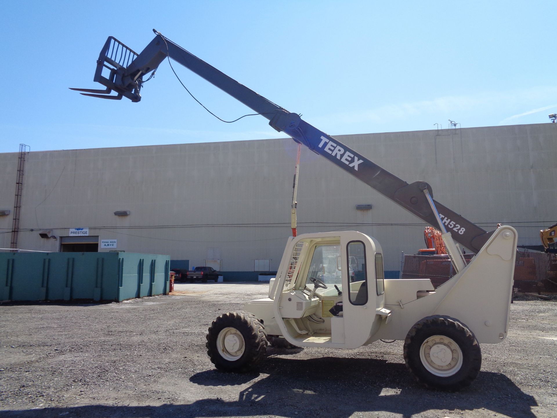 Terex TH528 Telescopic Forklift - Image 2 of 8