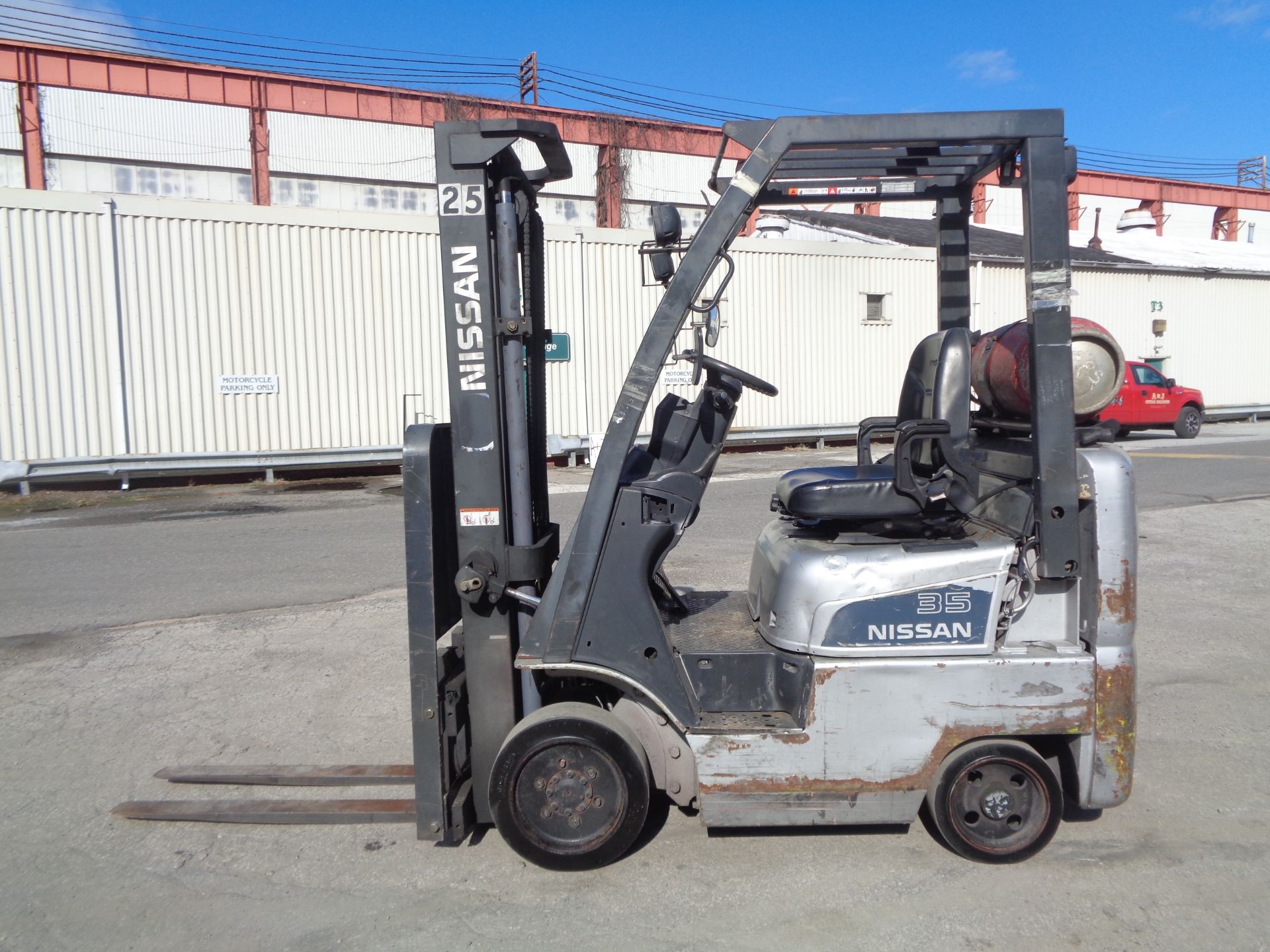 Nissan MCPL01A18LV 3500 lb Forklift - Image 8 of 16