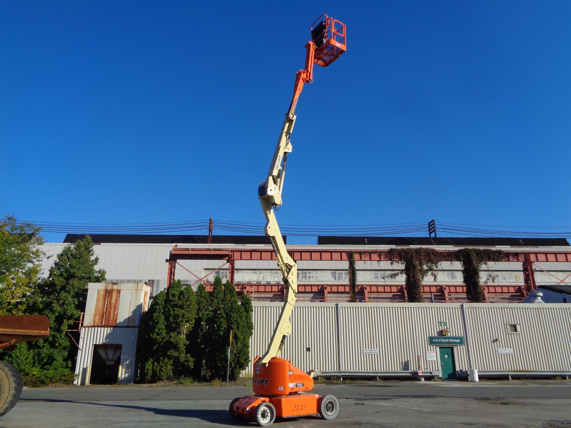 2011 JLG E400AJPN 40ft Electric Boom Lift - Image 20 of 23