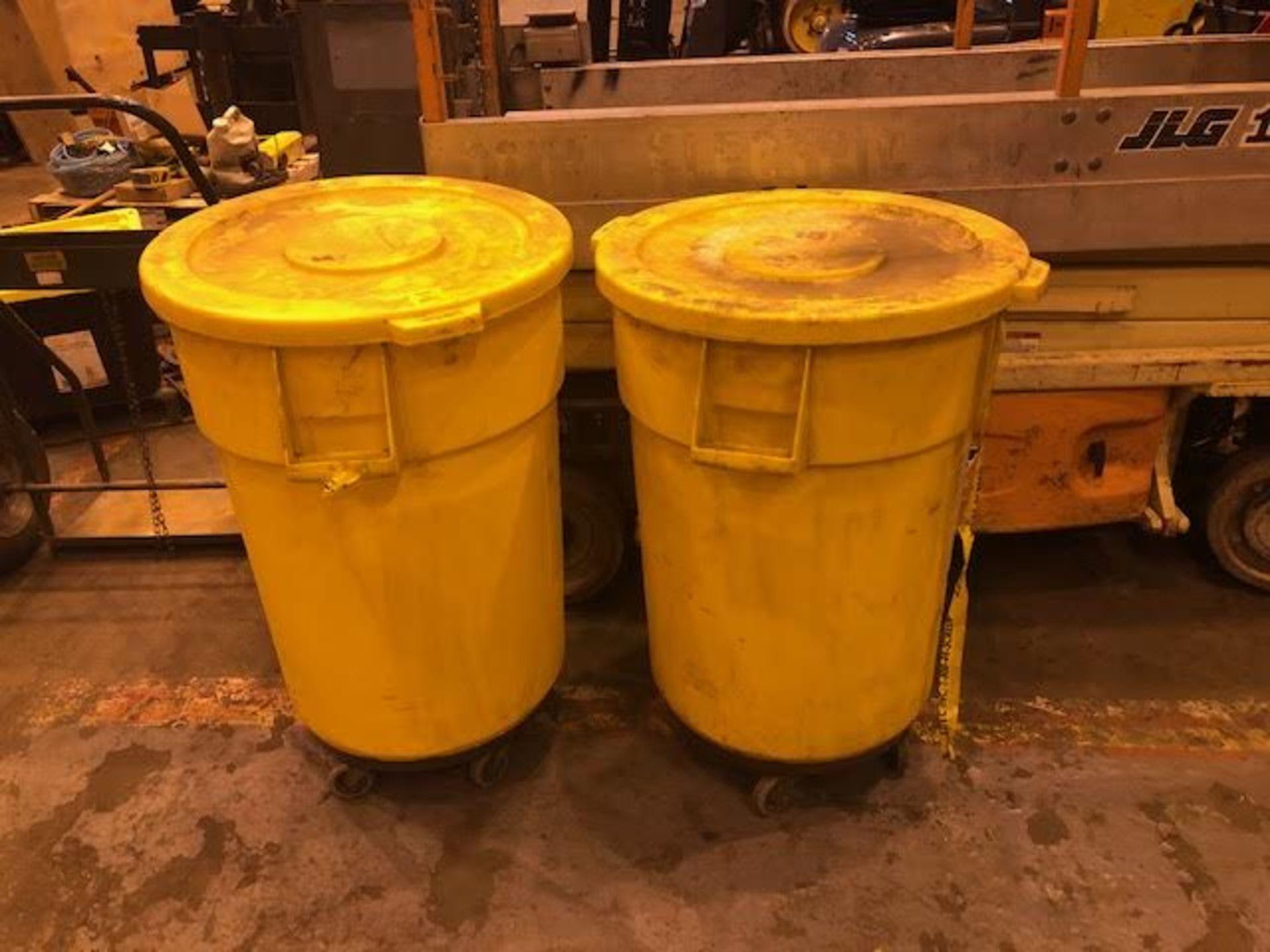 Lot of 2 Trashcans