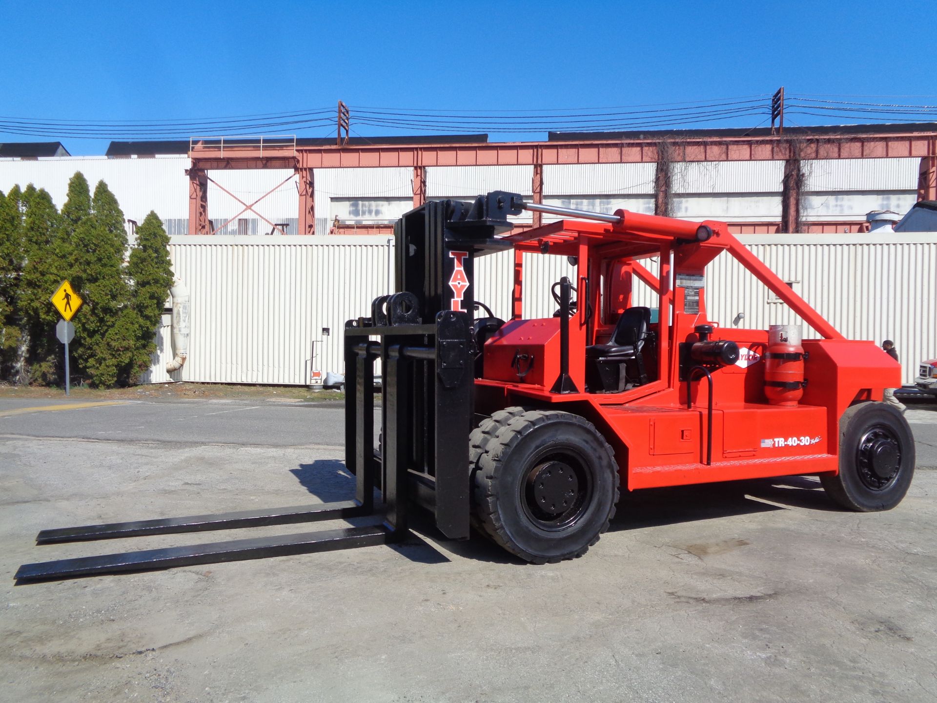 Taylor 30/40 40000lb Forklift - Triple Mast - Image 7 of 18