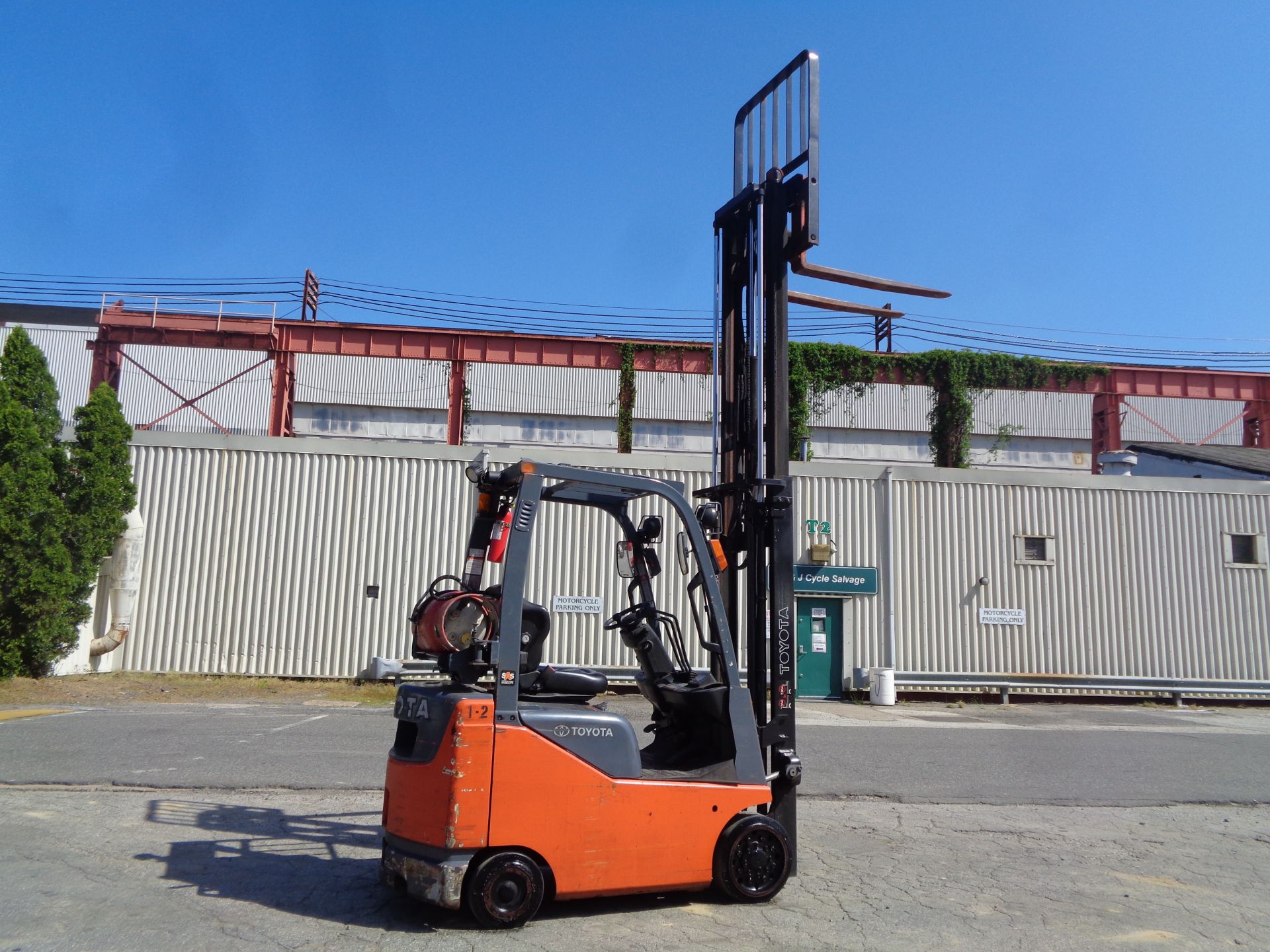 2014 Toyota 8FGCU15 3,000lb Forklift - Image 11 of 16