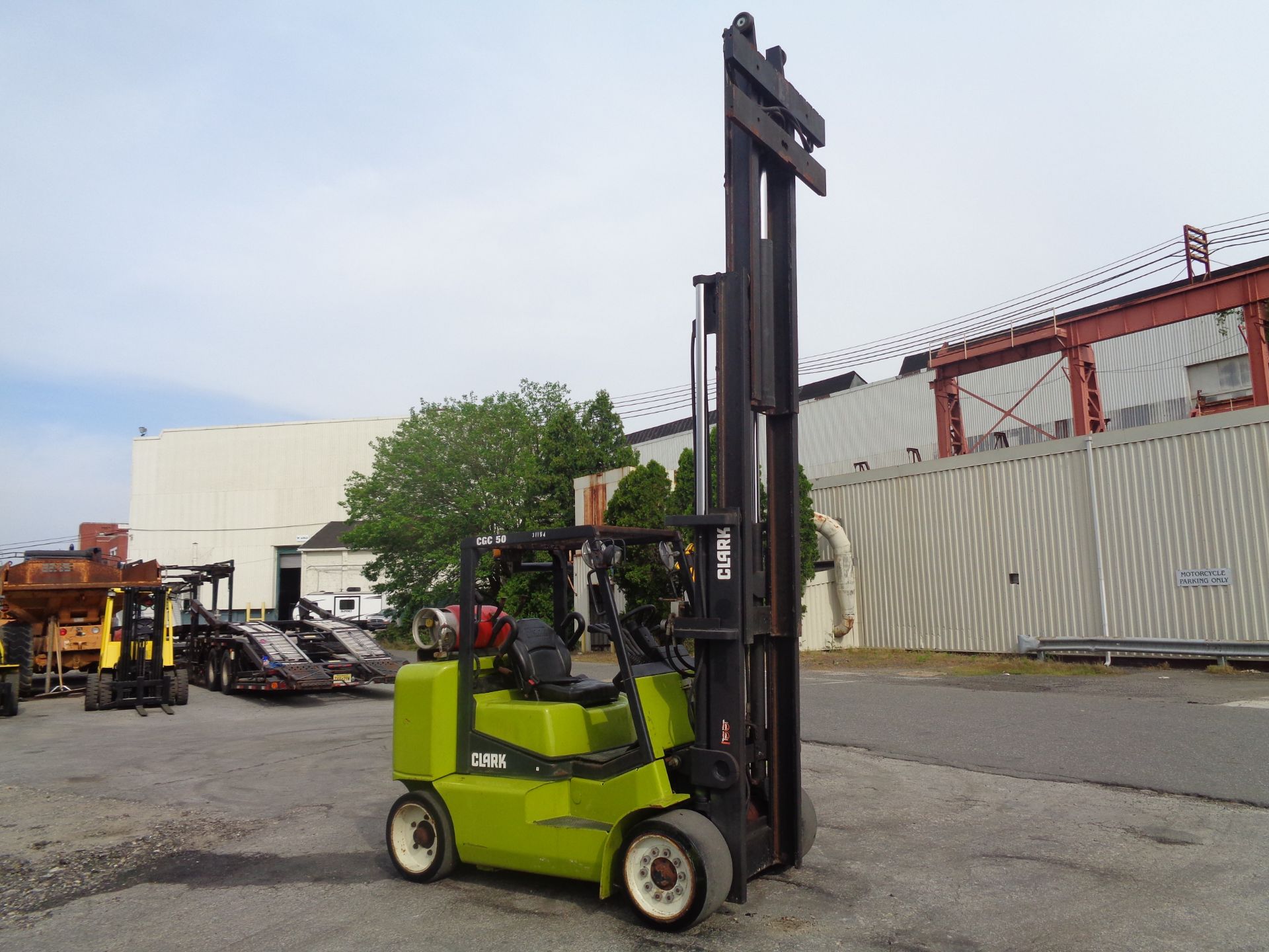 2014 Clark CGC50L 10,000lb Forklift - Image 13 of 15