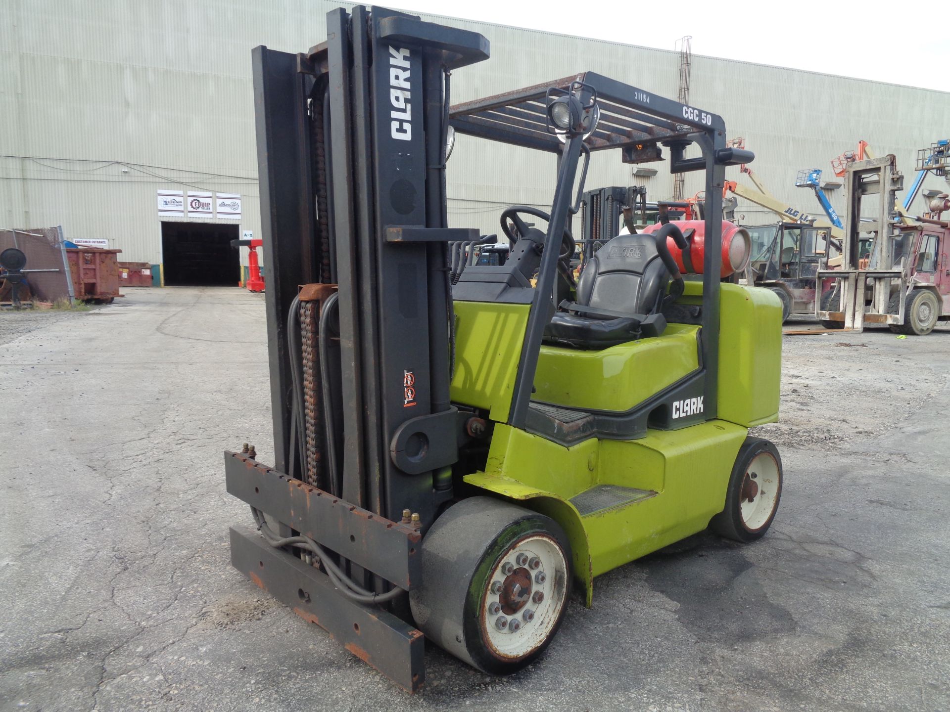 2014 Clark CGC50L 10,000lb Forklift - Image 6 of 15