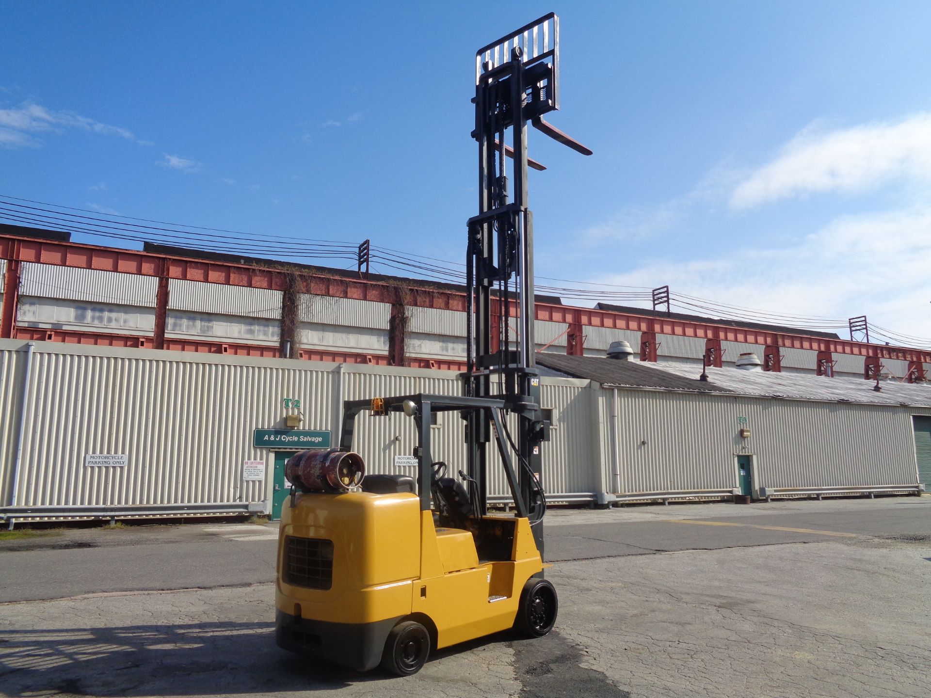 Caterpillar GC45KS 10,000lb Forklift - Image 11 of 15