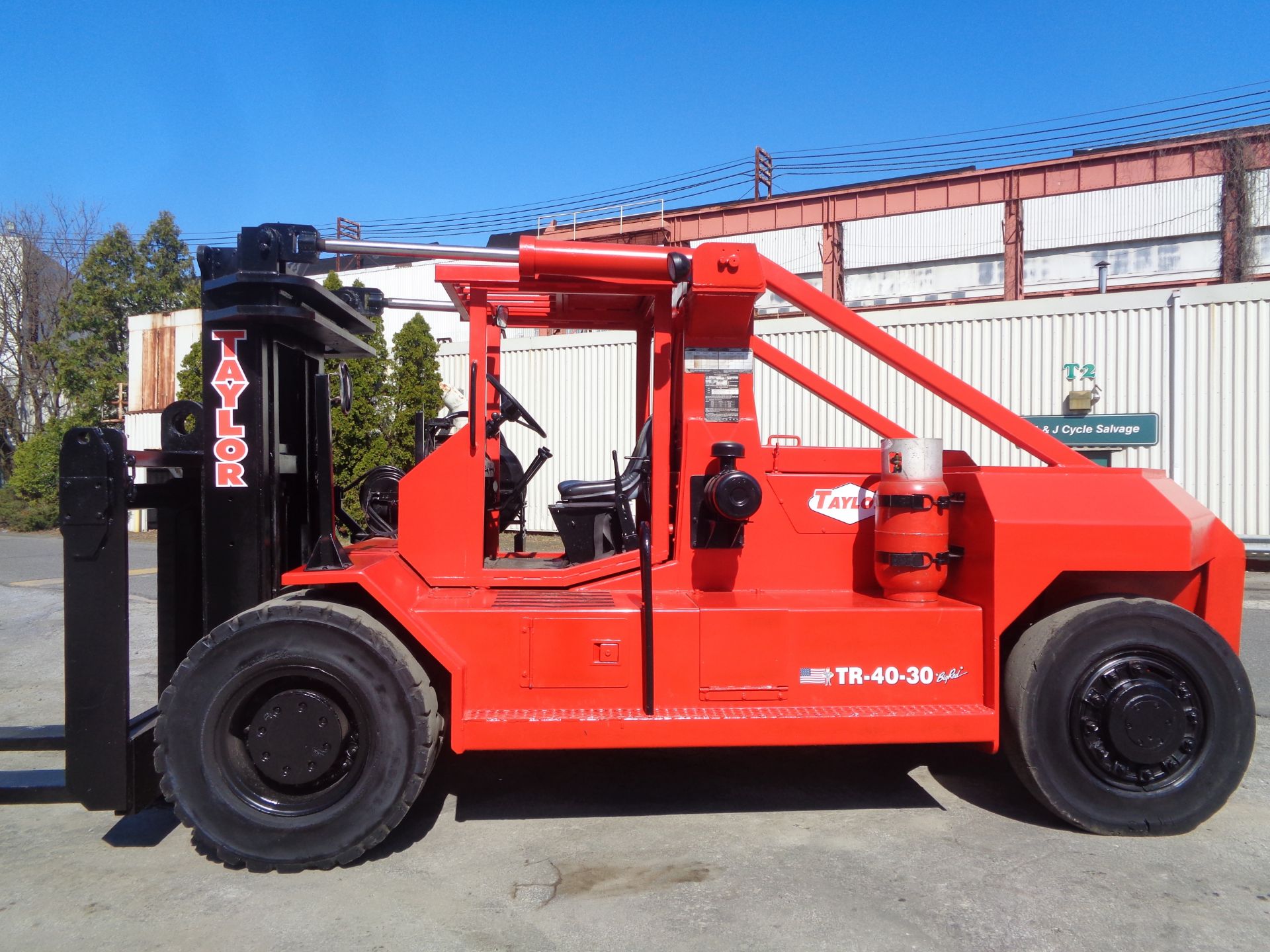 Taylor 30/40 40000lb Forklift - Triple Mast - Image 9 of 18