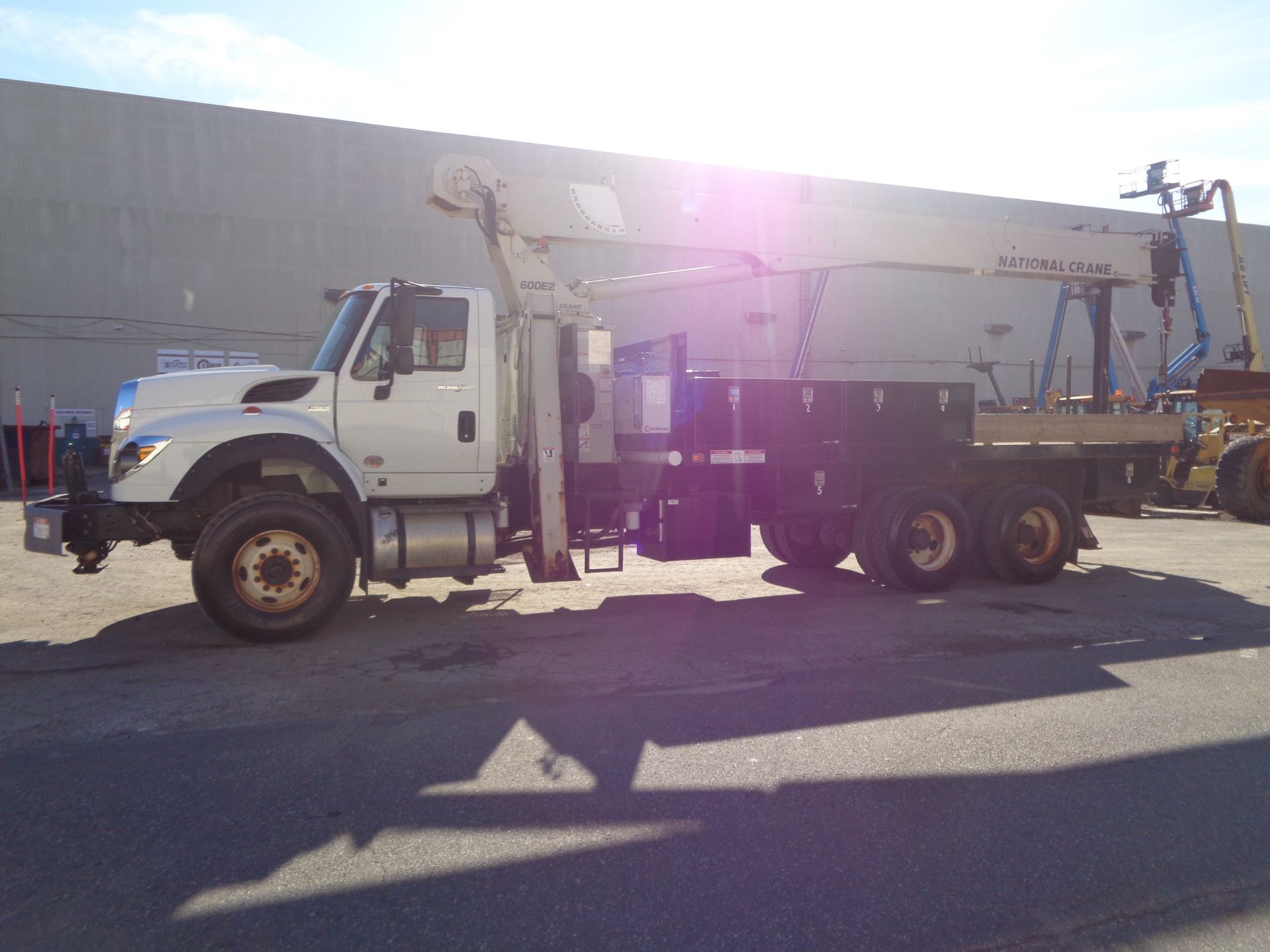 2011 International 20 Ton National Hydraulic Crane Truck - Image 7 of 14