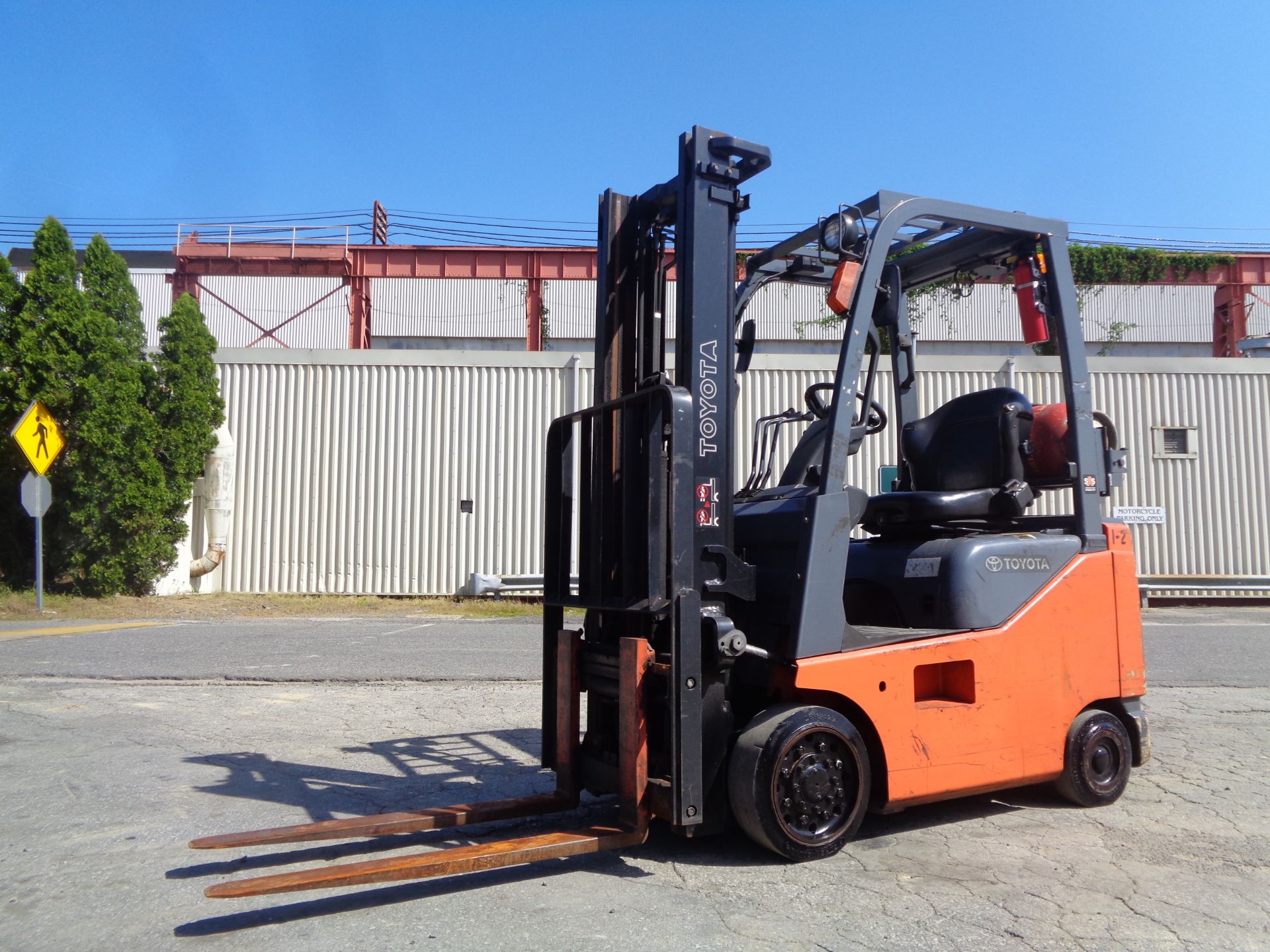 2014 Toyota 8FGCU15 3,000lb Forklift - Image 2 of 16