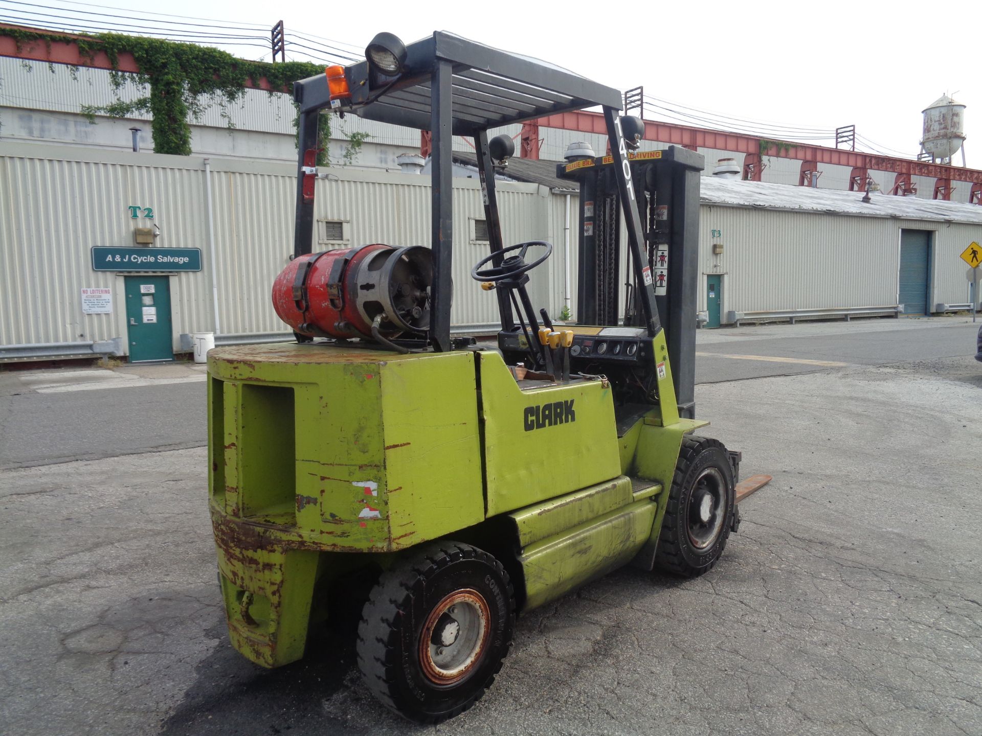 Clark GPSMC25 5,000lb Forklift - Image 2 of 13