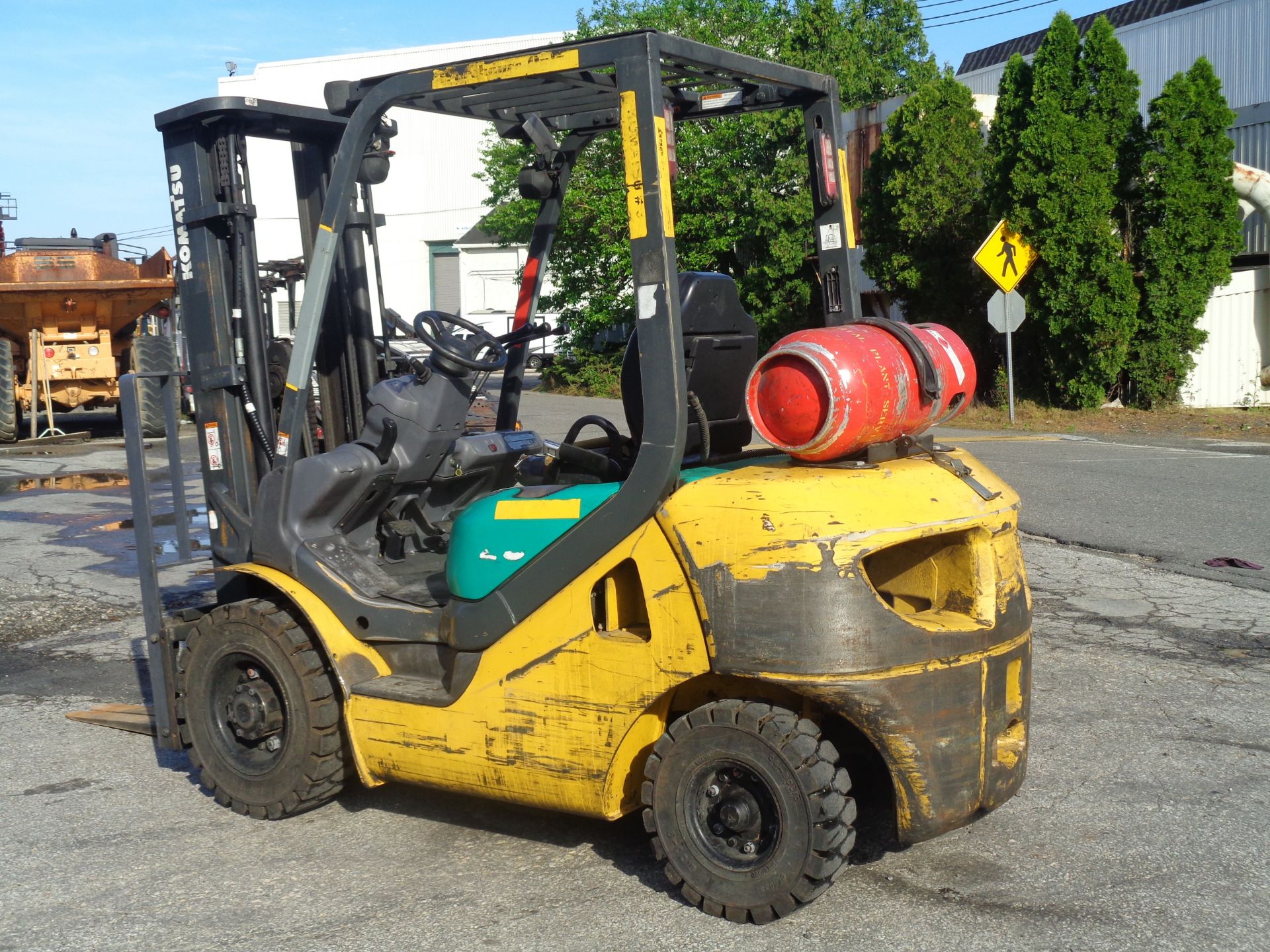 2007 Komatsu FG25T-16 5,000lb Forklift - Image 5 of 17