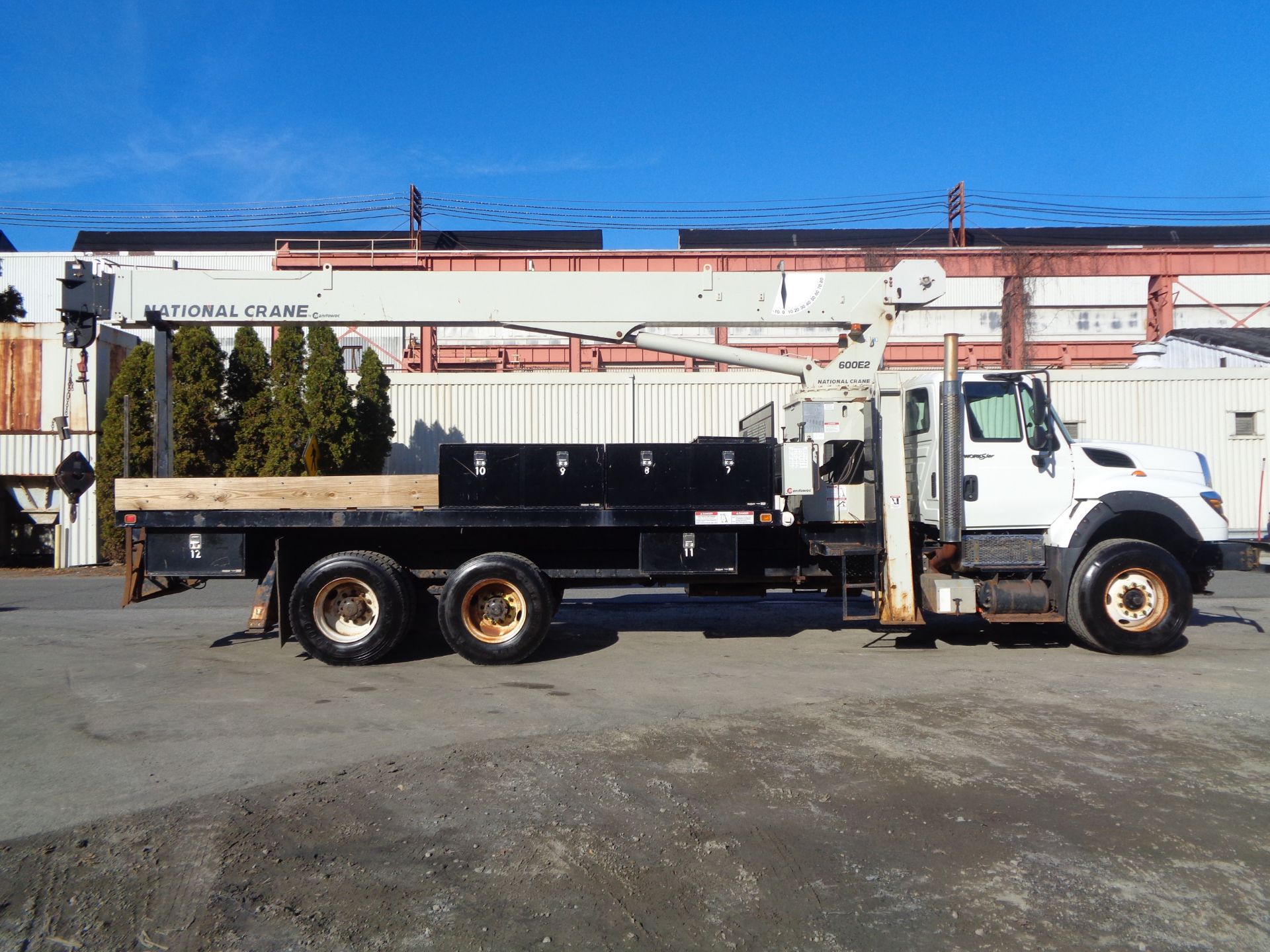 2011 International 20 Ton National Hydraulic Crane Truck