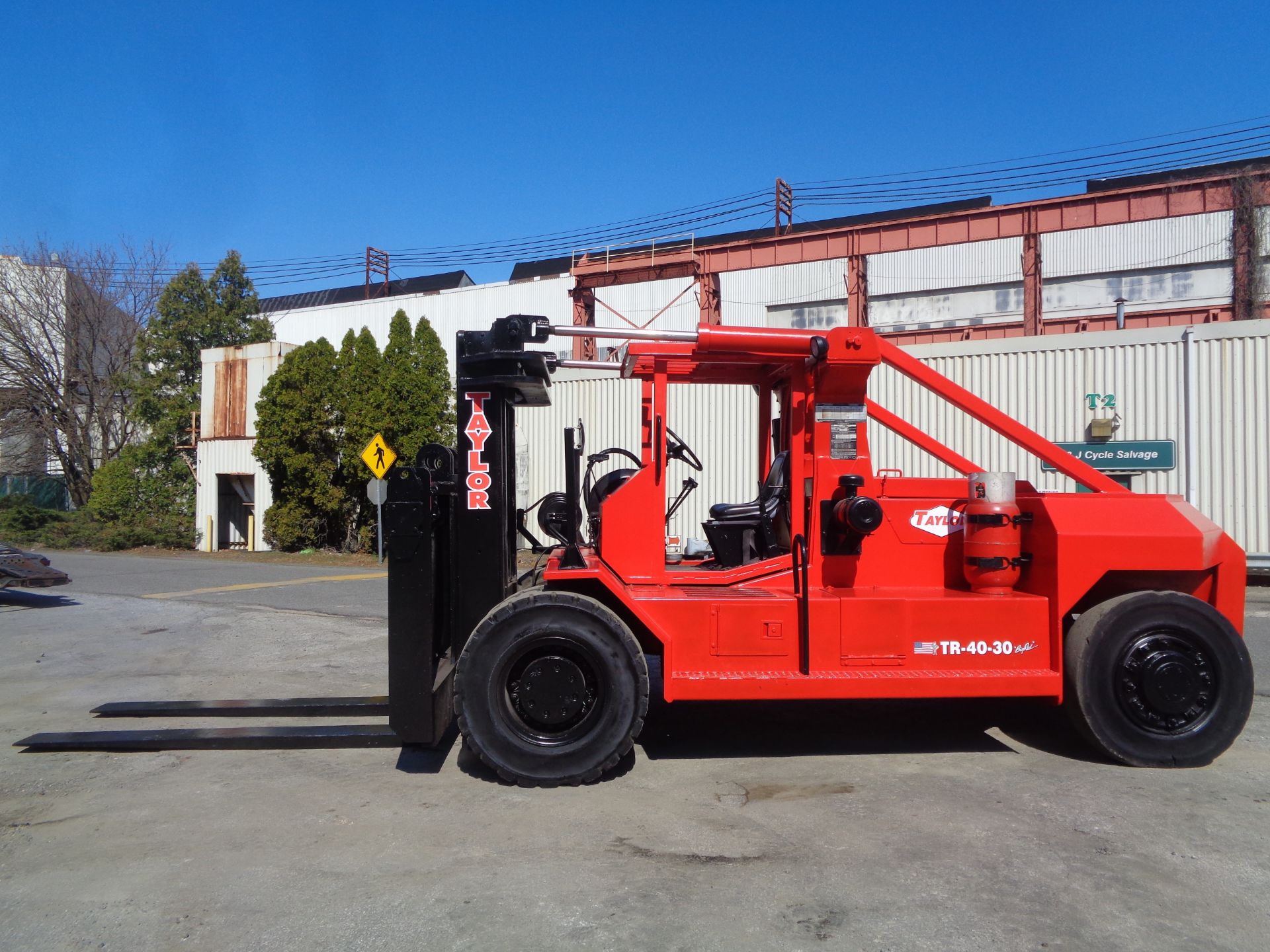 Taylor 30/40 40000lb Forklift - Triple Mast - Image 8 of 18