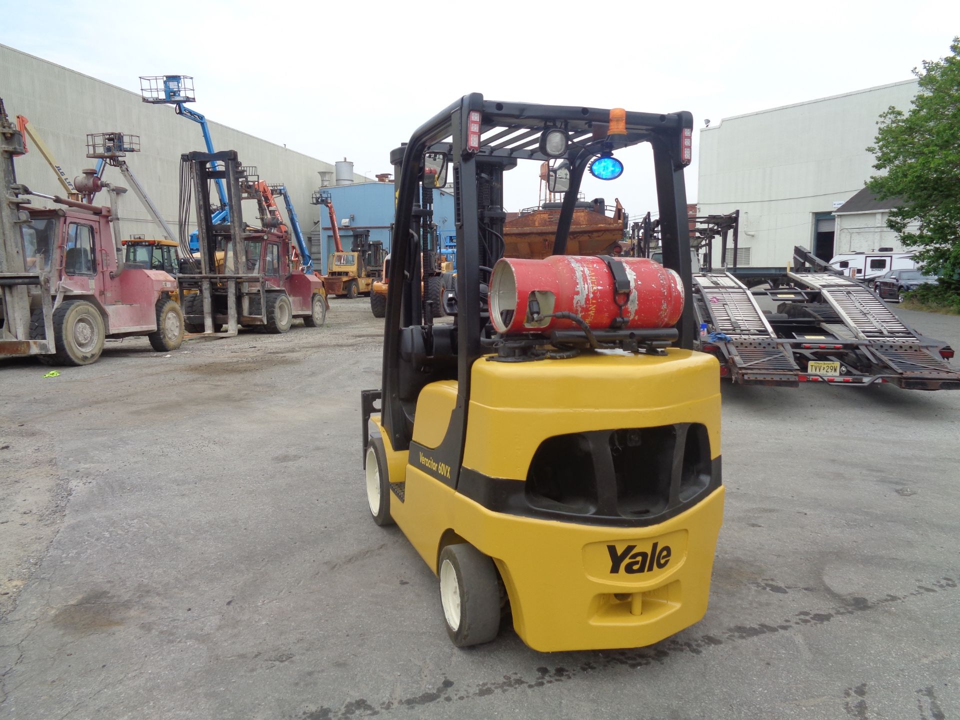 Yale GLC060VXNVRV086 6,000lb Forklift - Image 4 of 7