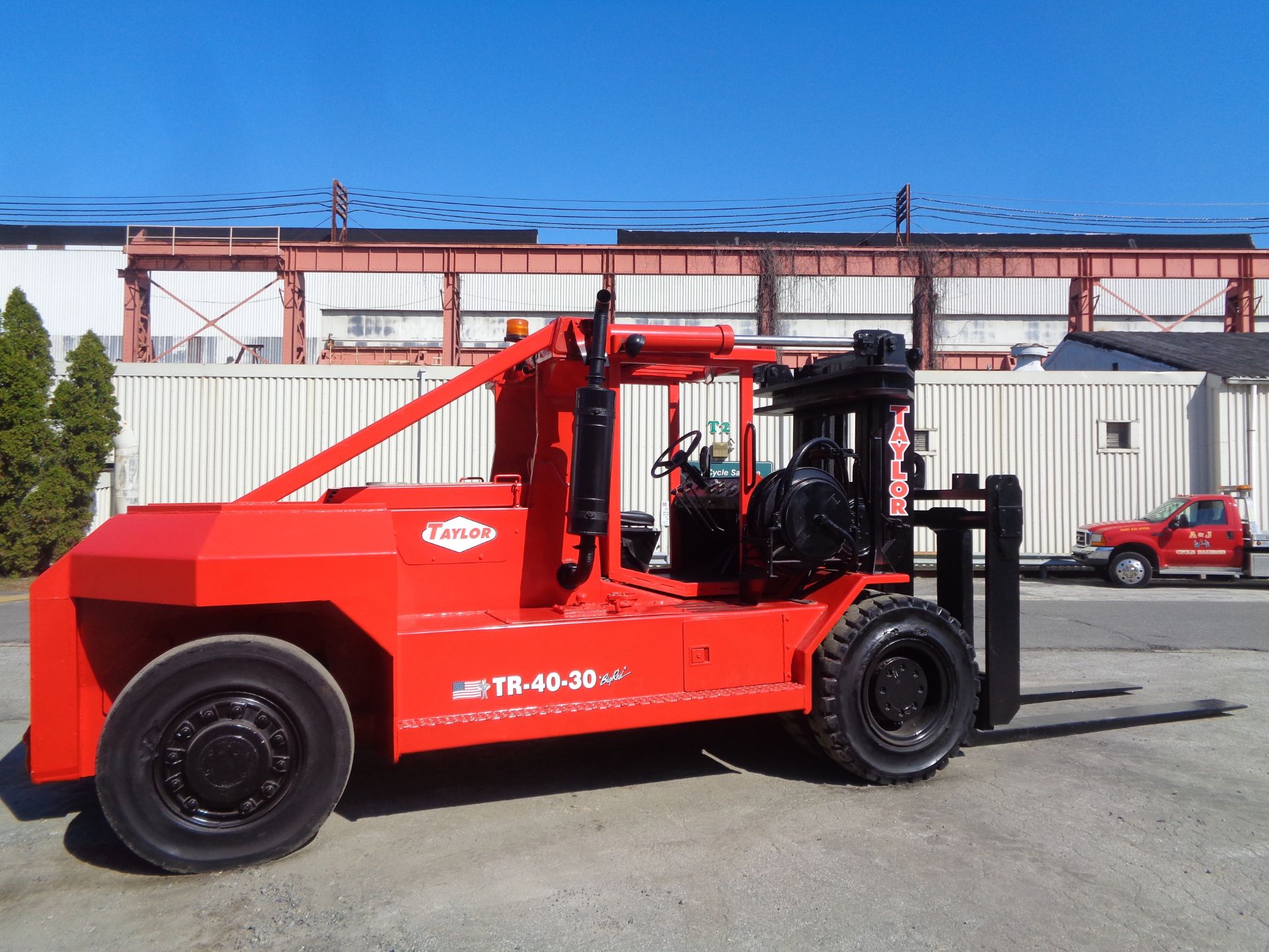 Taylor 30/40 40000lb Forklift - Triple Mast - Image 2 of 18