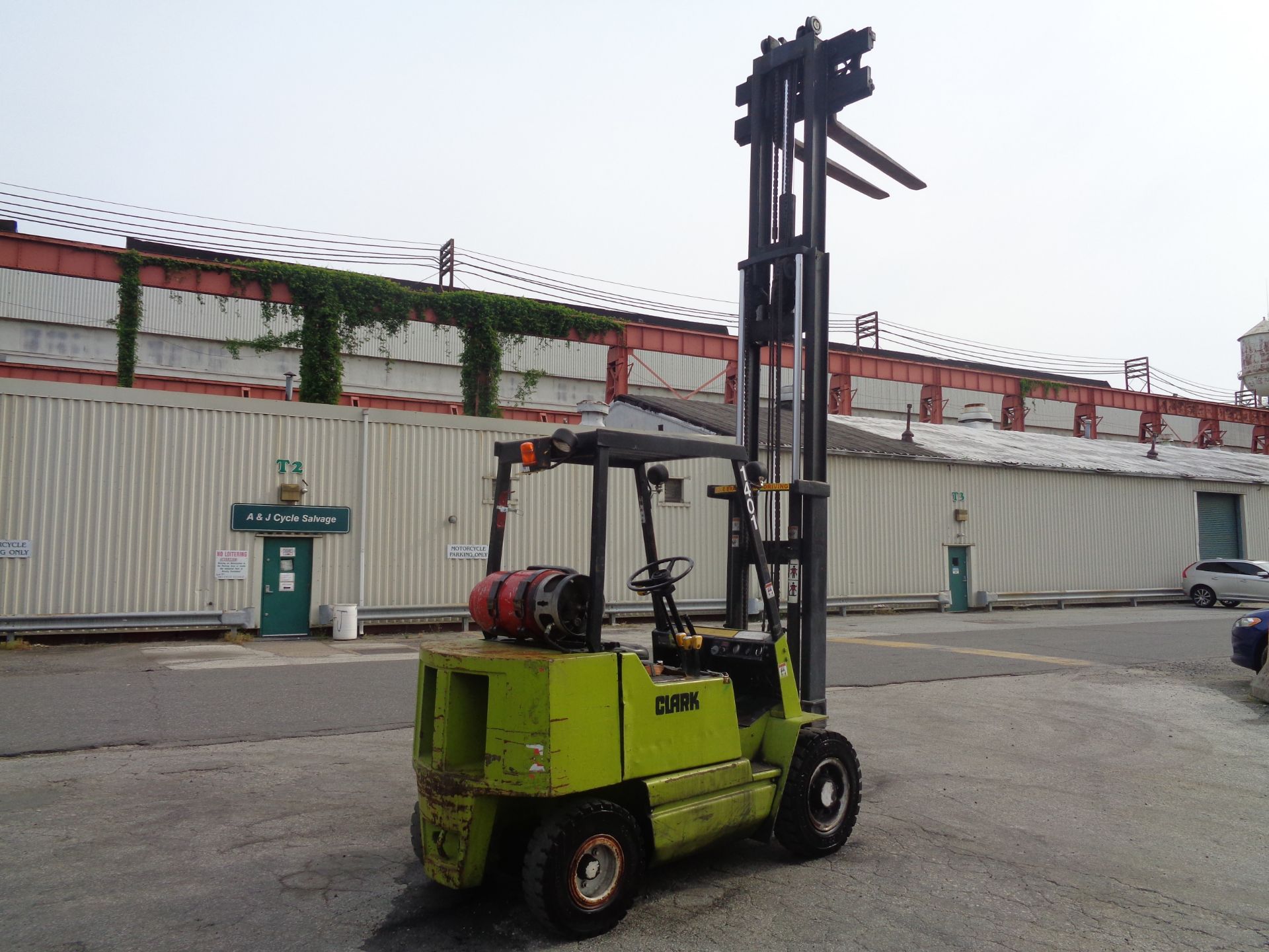 Clark GPSMC25 5,000lb Forklift - Image 7 of 13