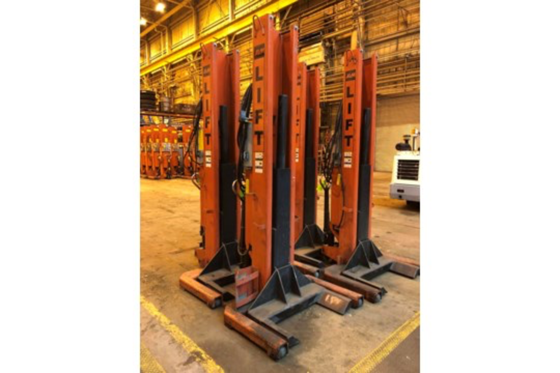 Lot of 4 ALM Portable Truck Jacks 18,000 lbs cap - Image 7 of 8