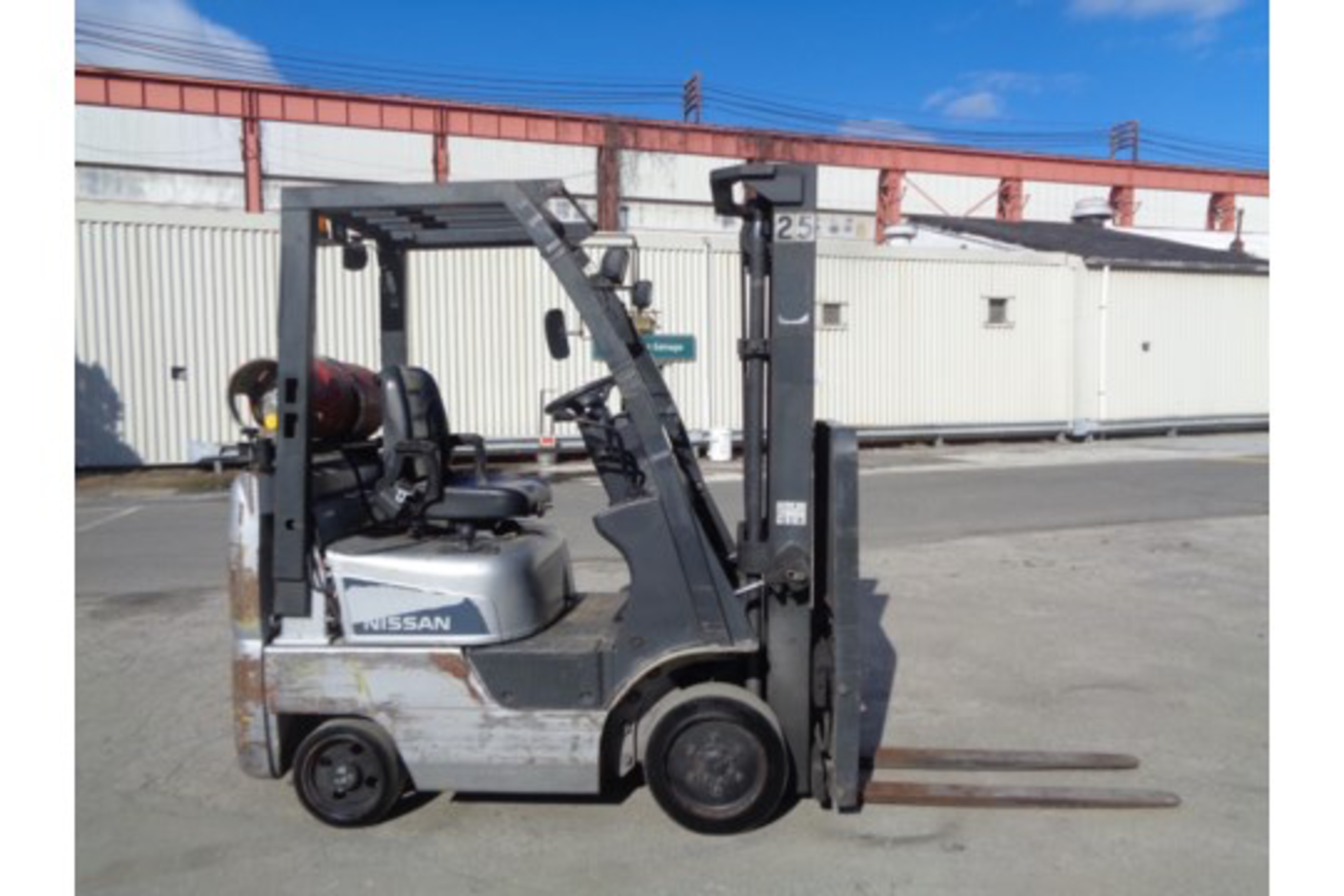 Nissan MCPL01A18LV 3500lb Forklift