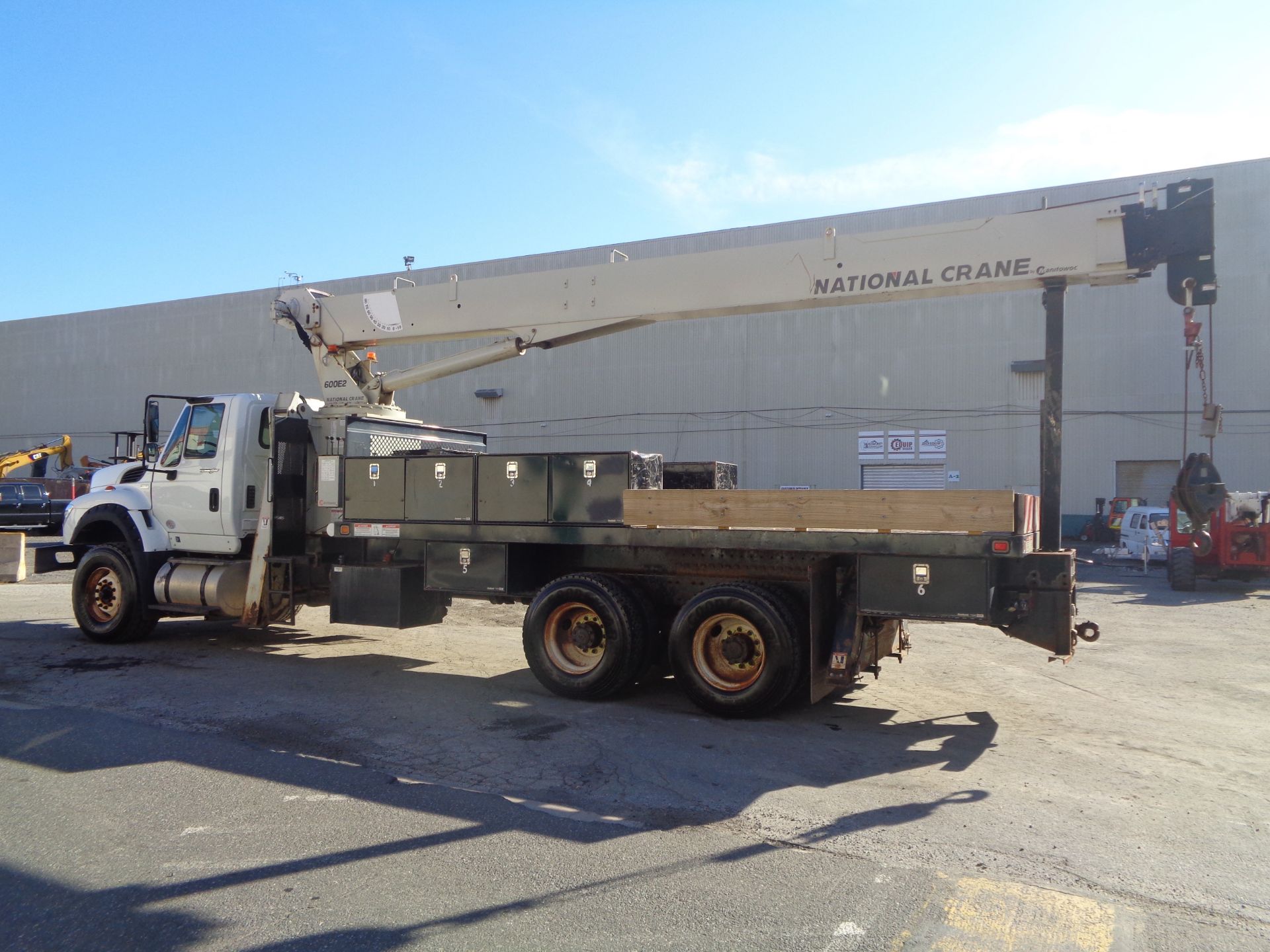 2011 International 20 Ton National Hydraulic Crane Truck - Image 9 of 14