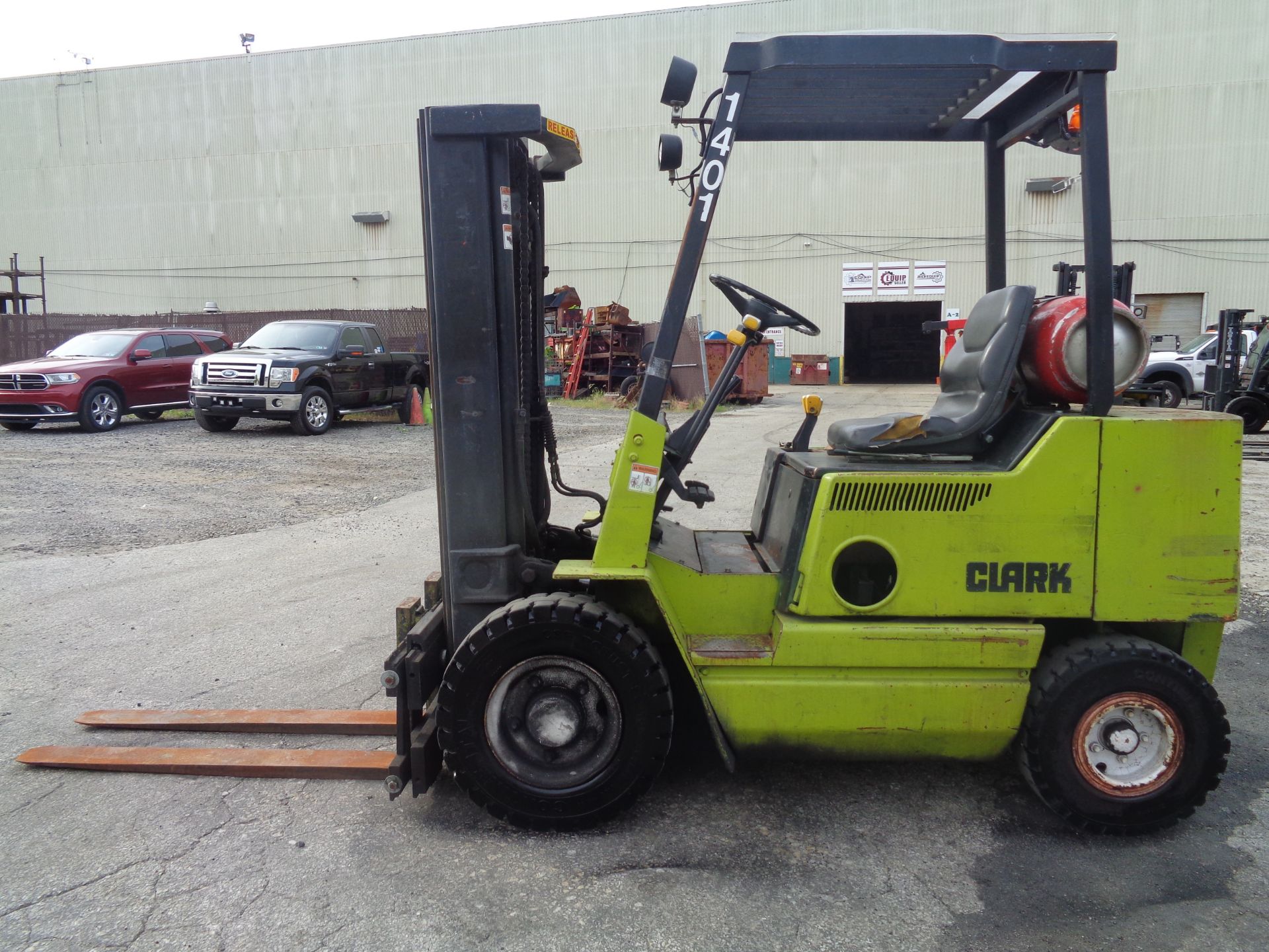 Clark GPSMC25 5,000lb Forklift - Image 10 of 13