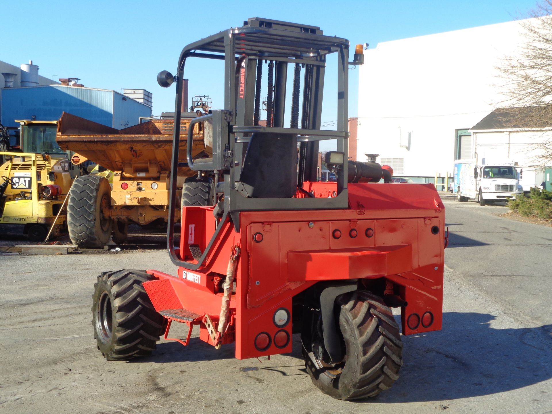 Moffett M5000 5,000lb Forklift - Image 9 of 14