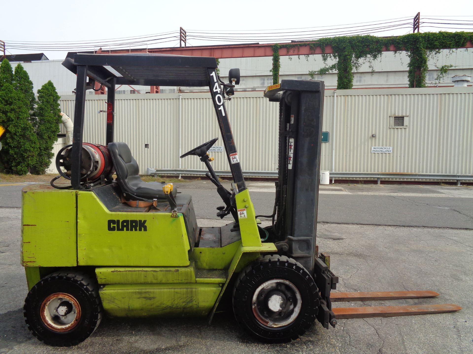 Clark GPSMC25 5,000lb Forklift