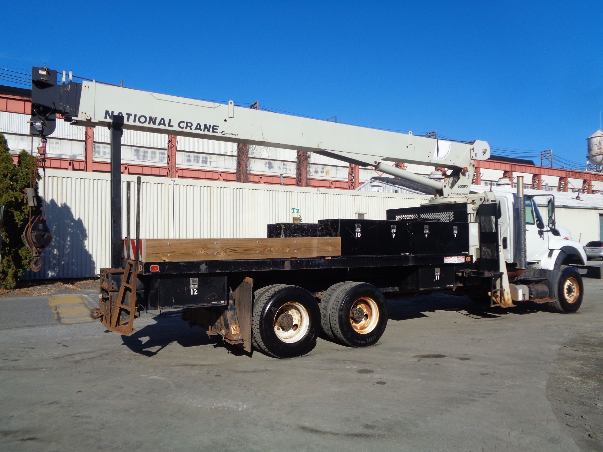 2011 International 20 Ton National Hydraulic Crane Truck - Image 2 of 14