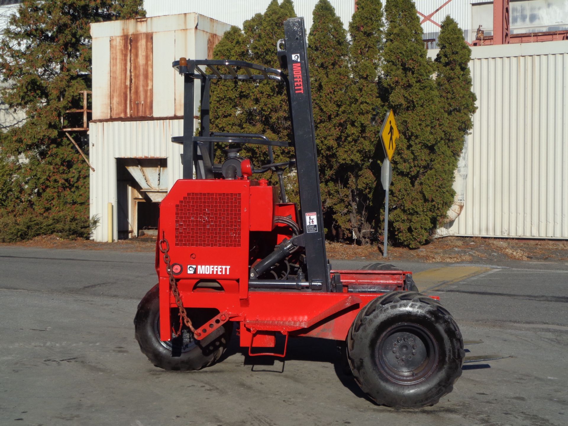 Moffett M5000 5,000lb Forklift