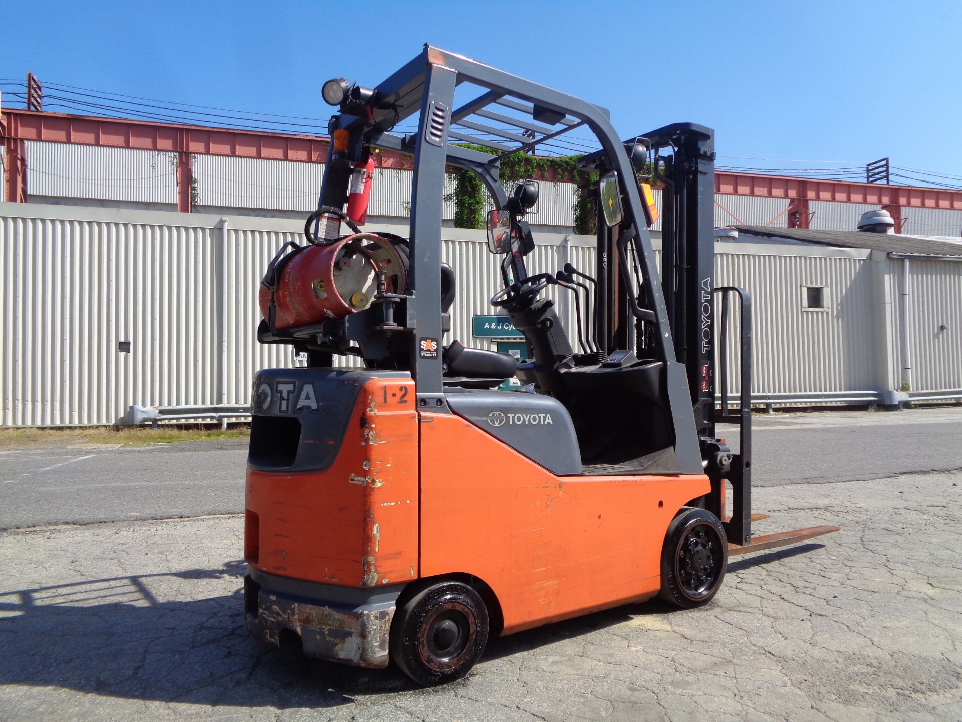 2014 Toyota 8FGCU15 3,000lb Forklift - Image 9 of 16