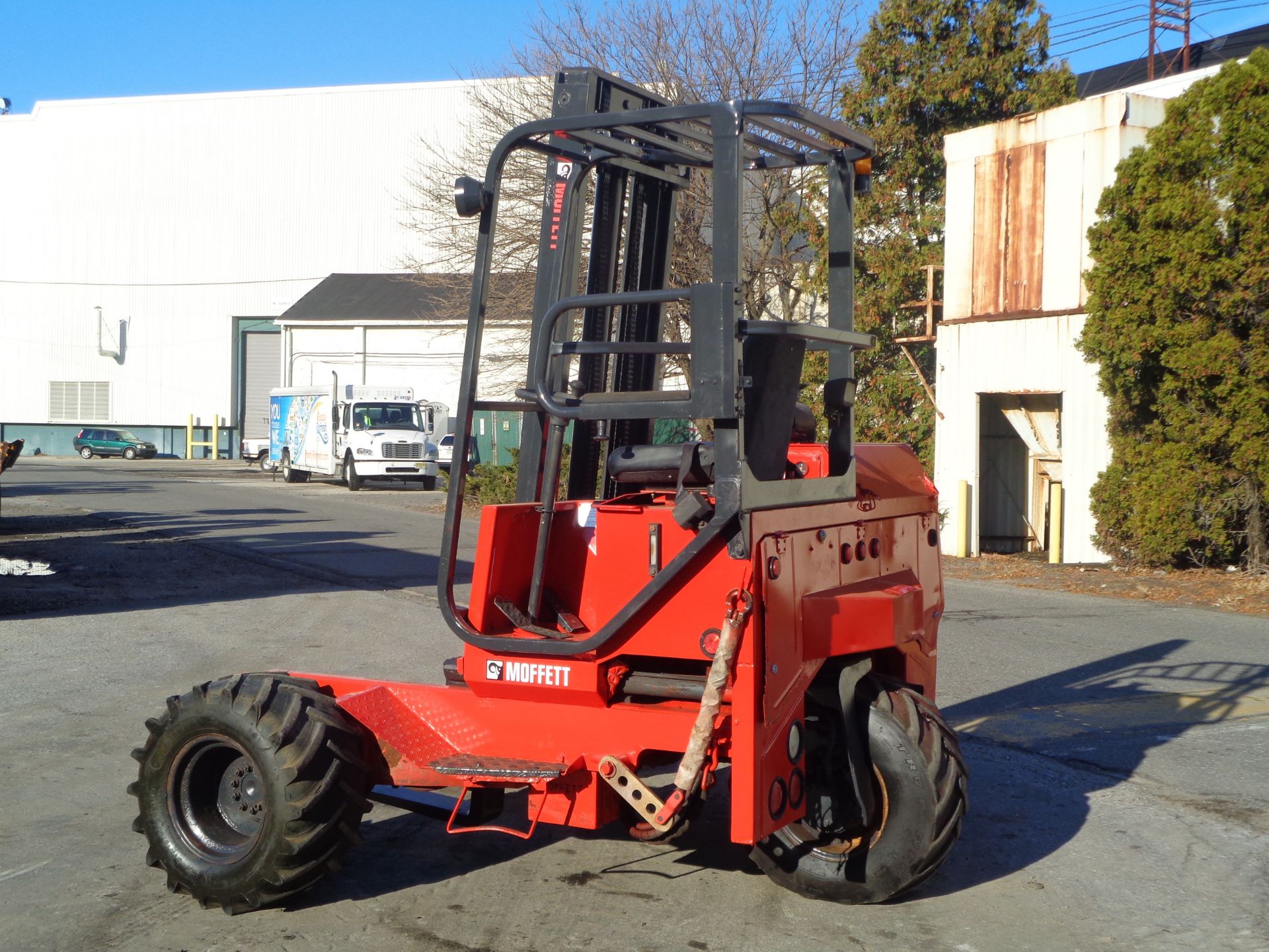 Moffett M5000 5,000lb Forklift - Image 8 of 14