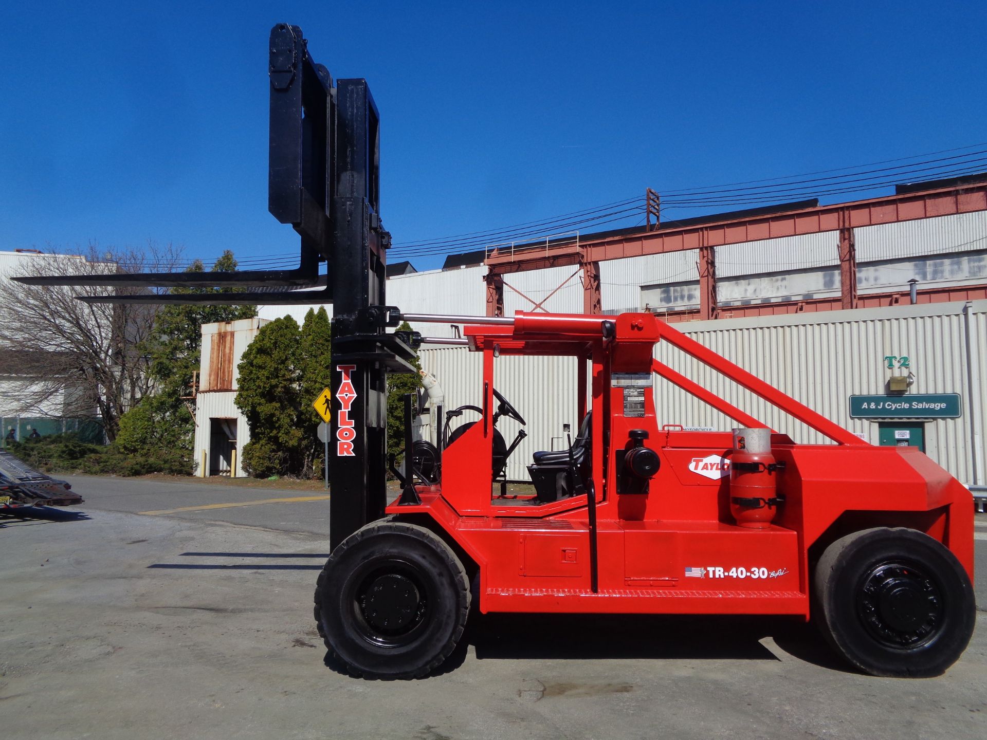 Taylor 30/40 40000lb Forklift - Triple Mast - Image 14 of 18