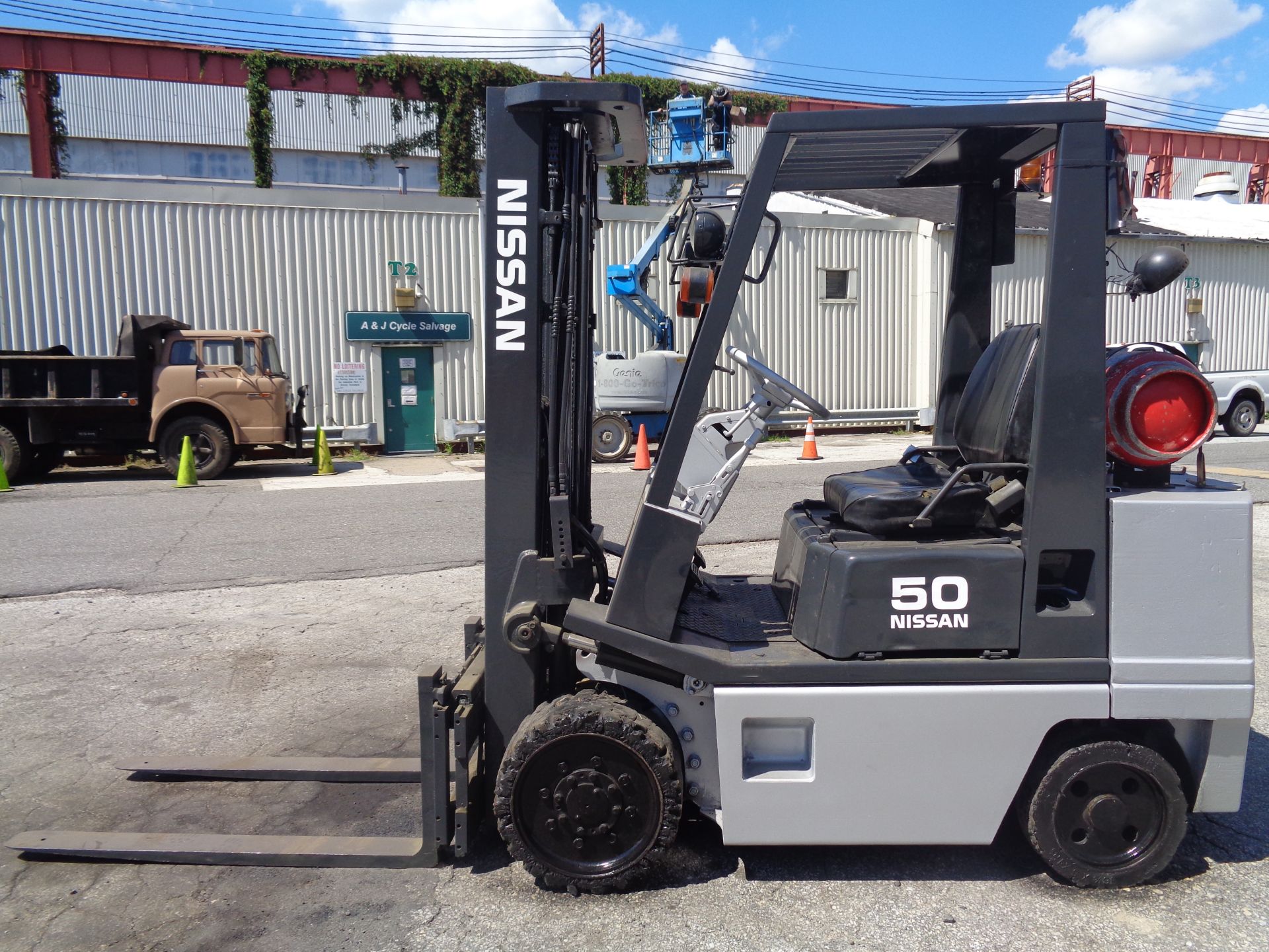 Nissan KCPH02A25PV 4,400 lb Forklift