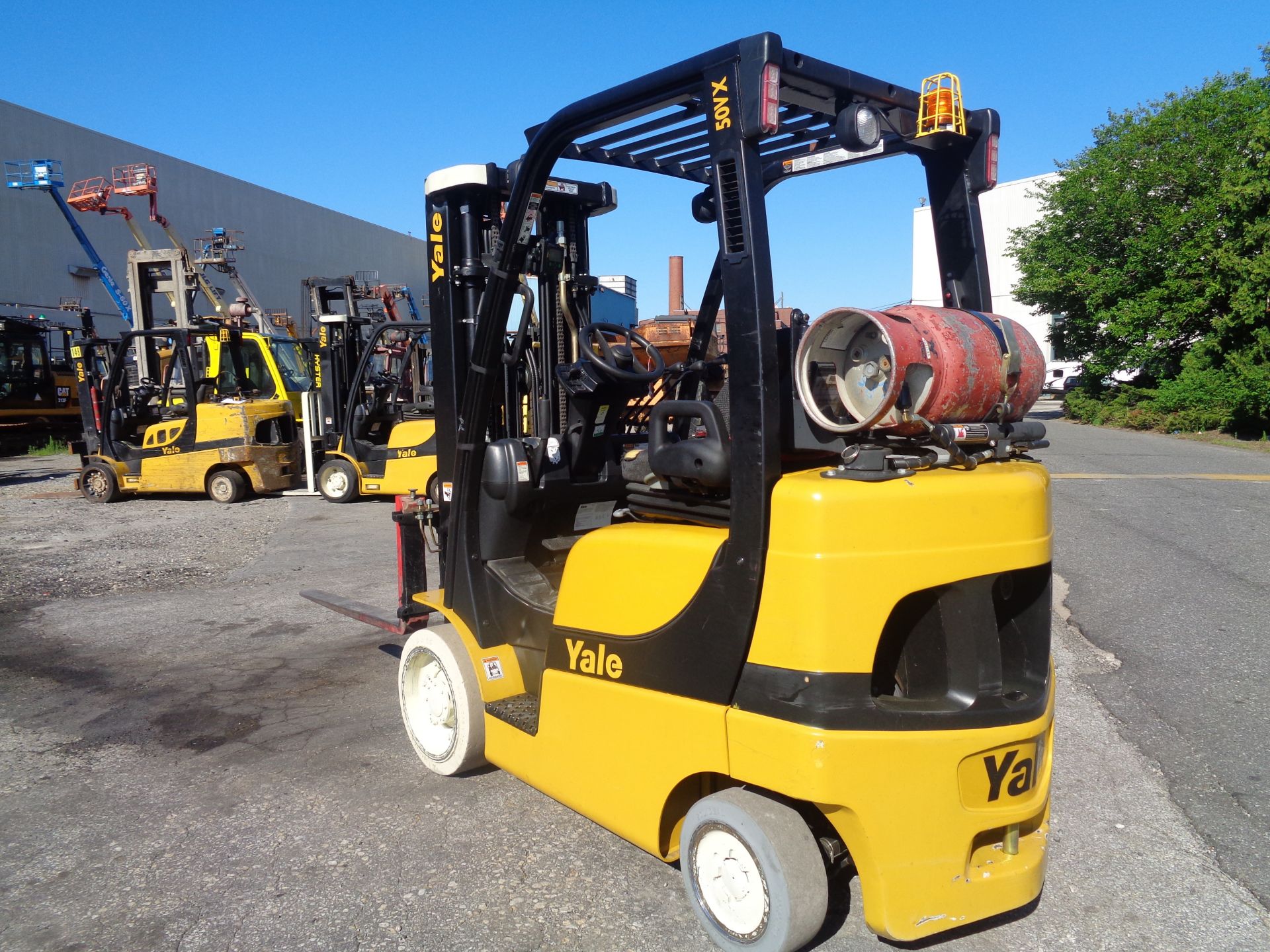 2011 Yale GLC050VXNVSE085 5,000 lb Forklift - Image 10 of 13